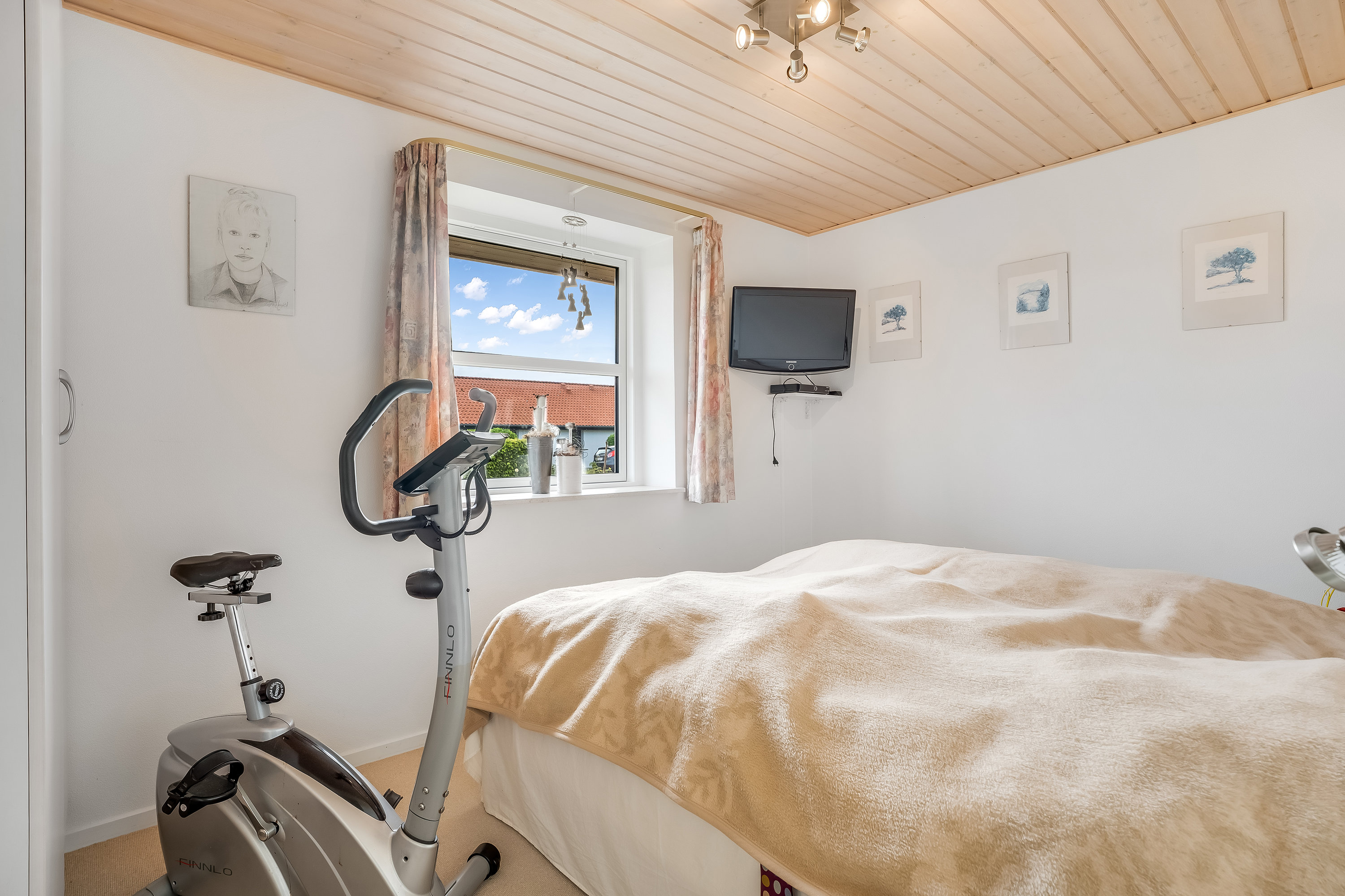 Fremhævet soveværelse billede i fuldskærmstilstand. Billede af Havesangervej 42, 4930 Maribo