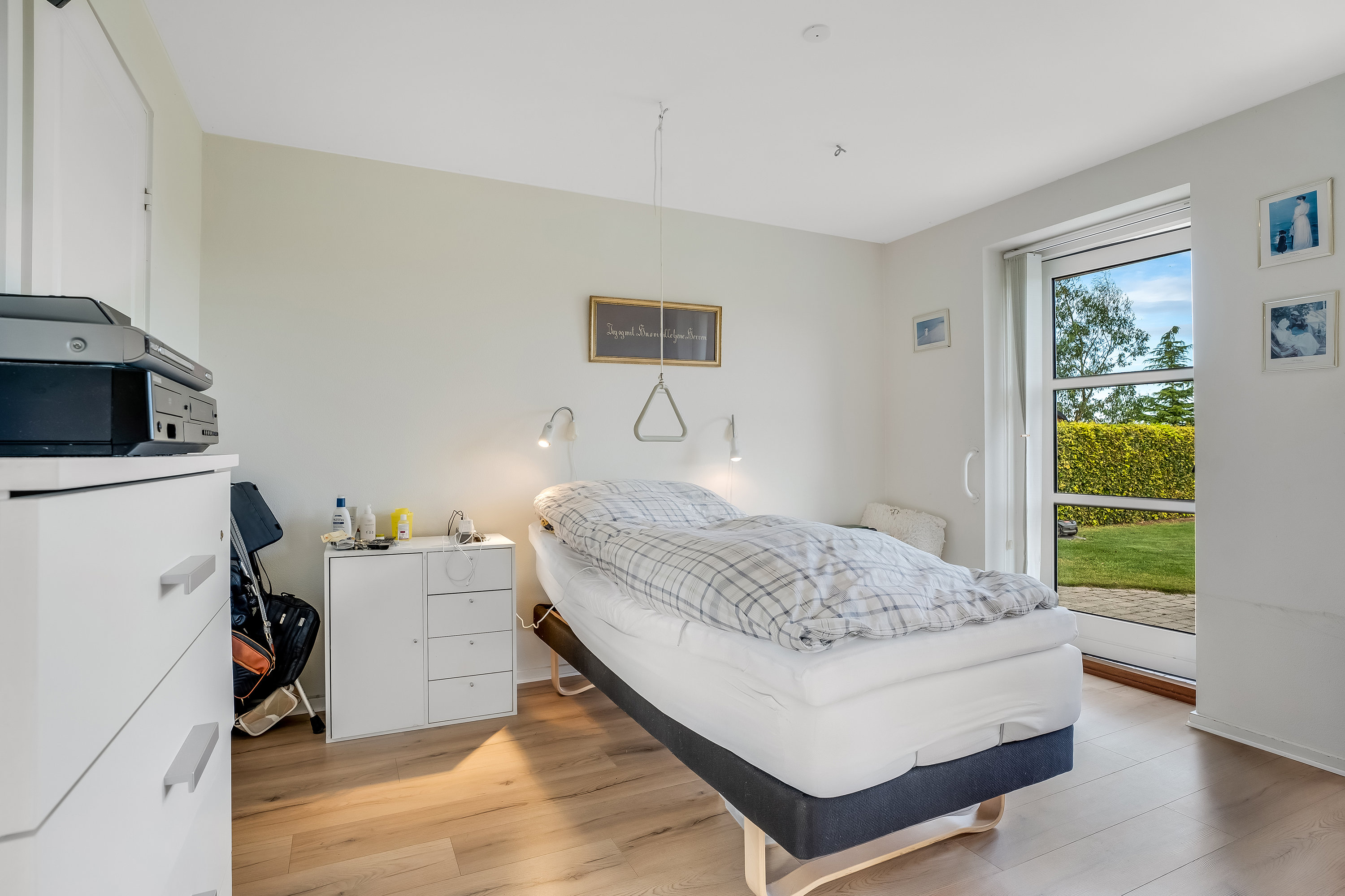 Fremhævet soveværelse billede i fuldskærmstilstand. Billede af Havesangervej 42, 4930 Maribo