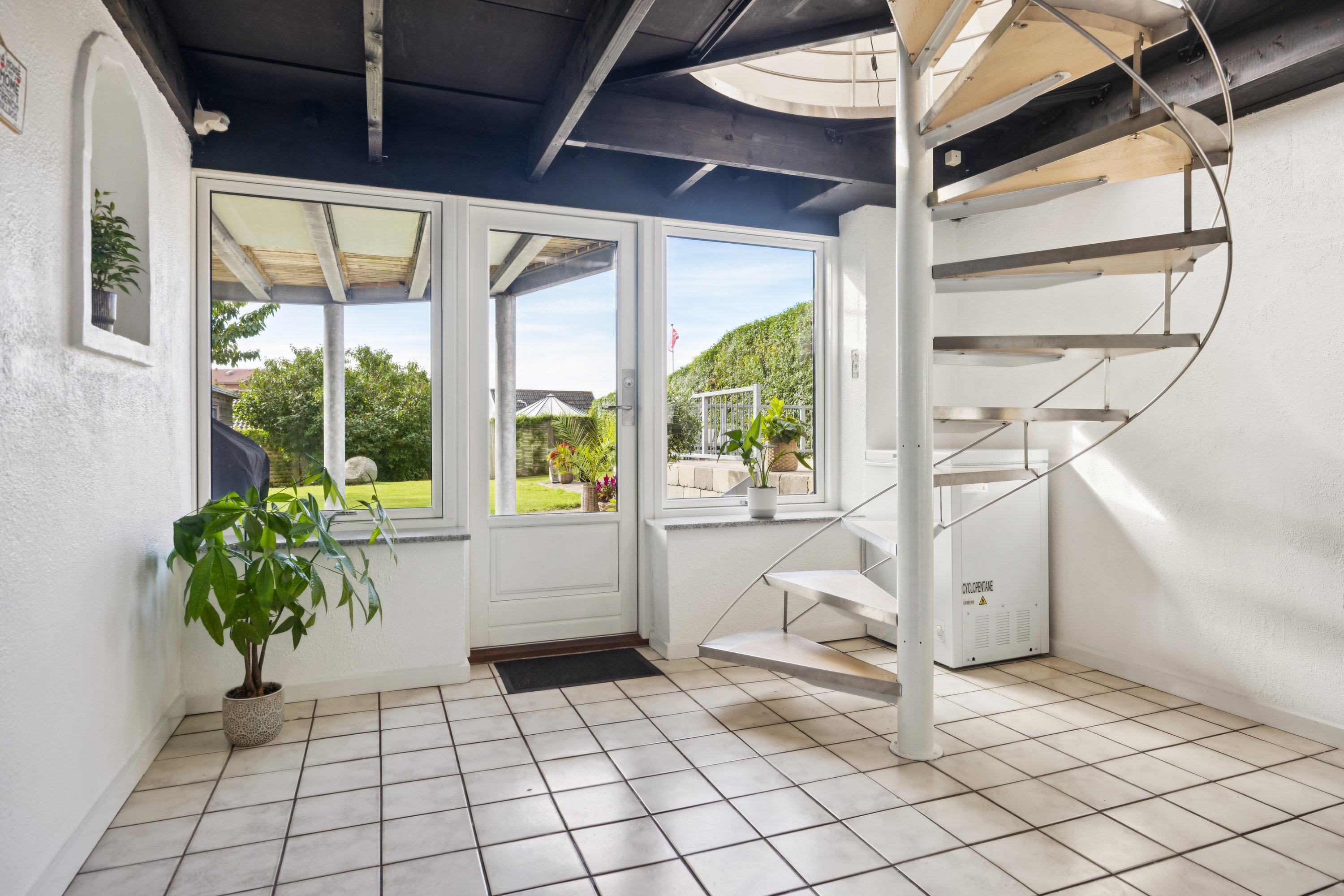 Fremhævet gang billede i fuldskærmstilstand. Billede af Toftevej 11, 9400 Nørresundby