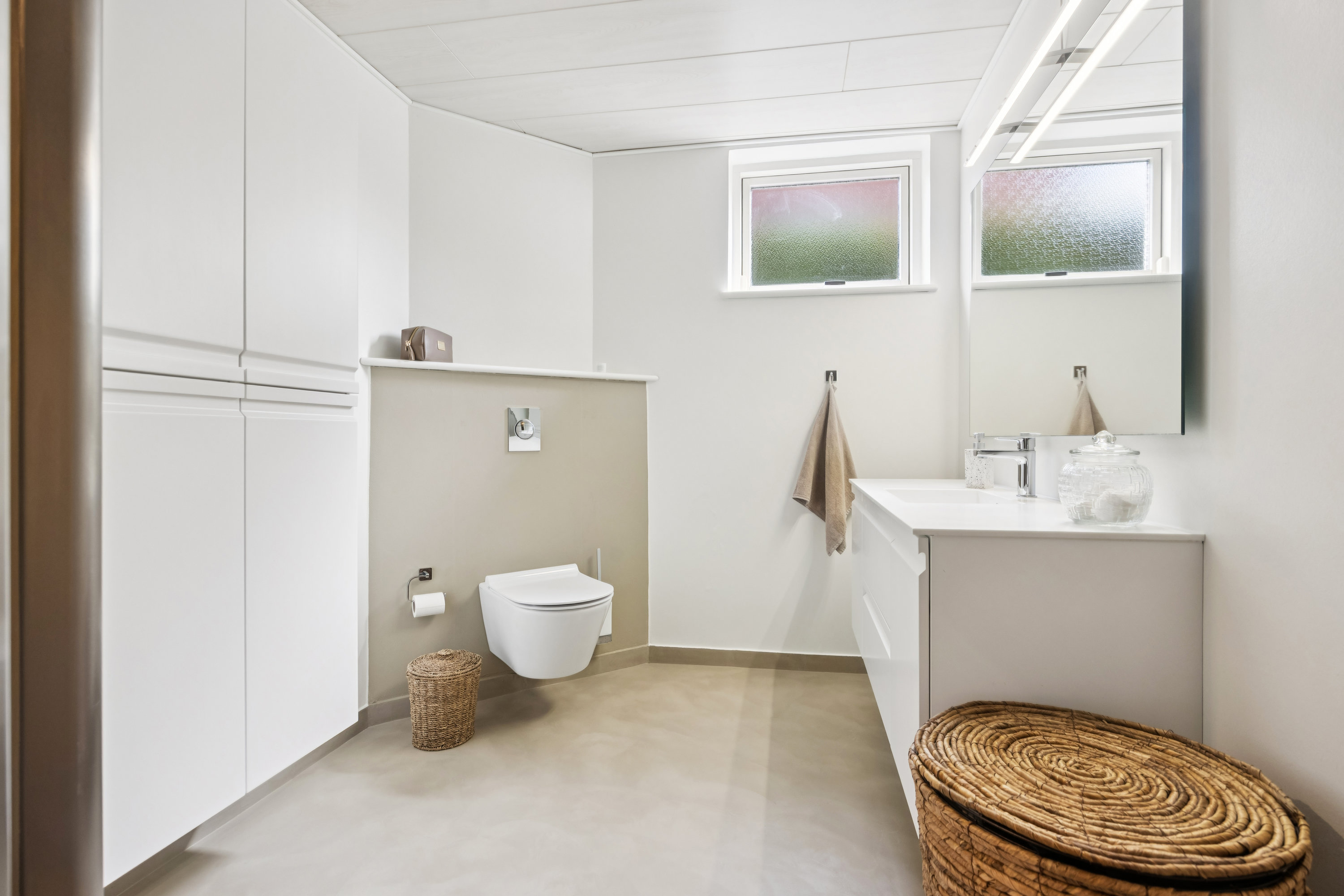 Fremhævet badeværelse billede i fuldskærmstilstand. Billede af Toftevej 11, 9400 Nørresundby