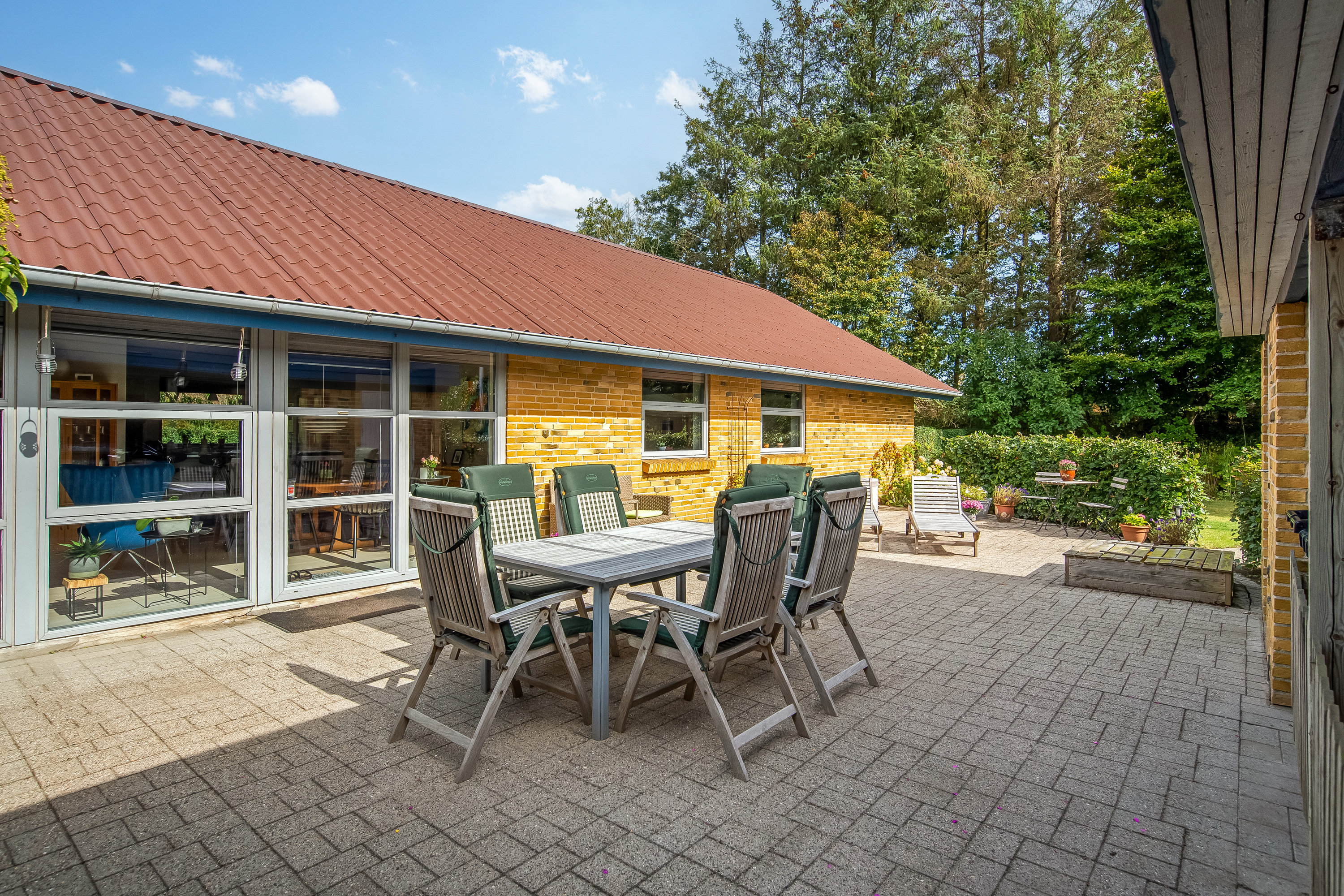 Fremhævet terrasse billede i fuldskærmstilstand. Billede af Riisagersvej 1, 7500 Holstebro