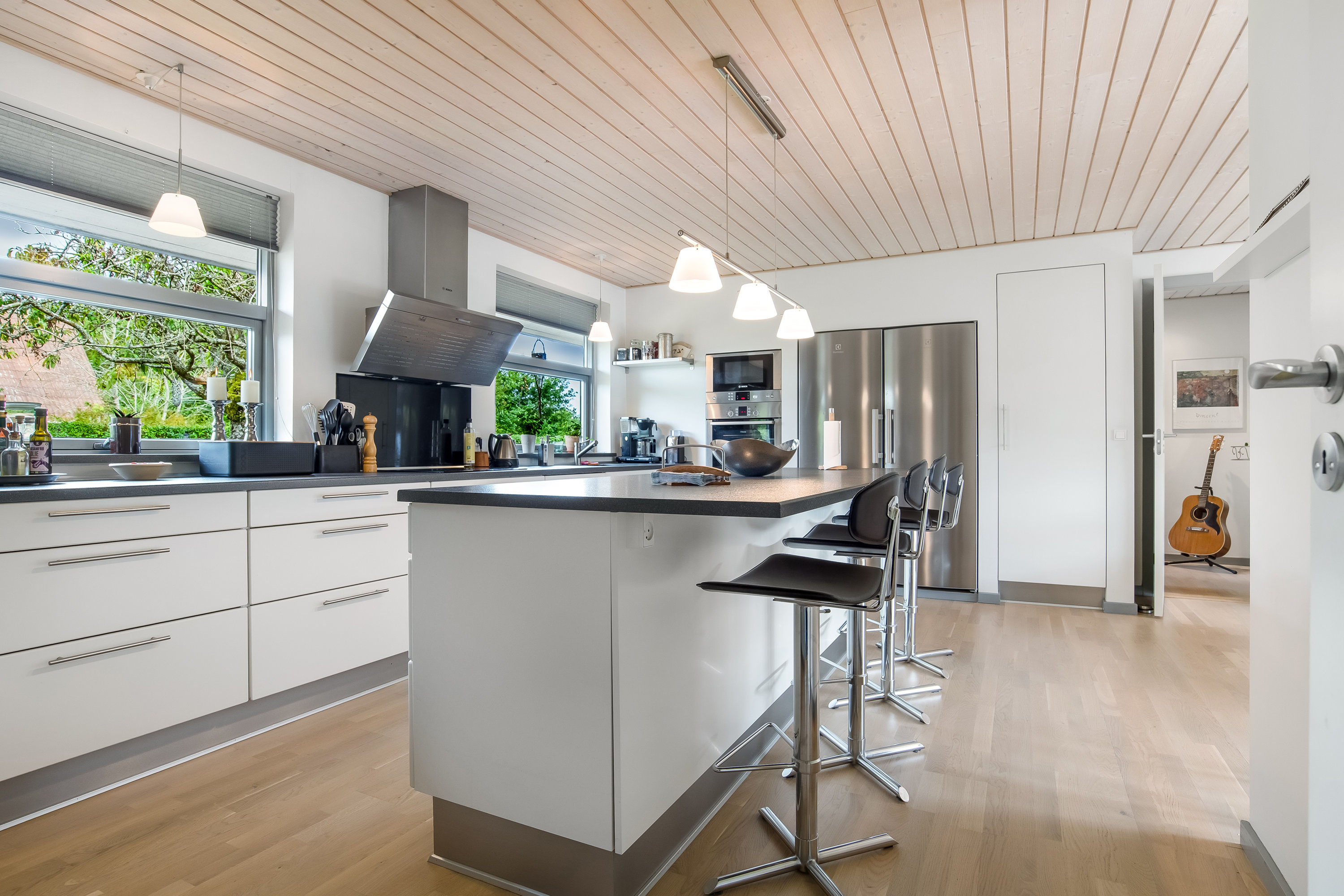 Fremhævet køkken billede i fuldskærmstilstand. Billede af Riisagersvej 1, 7500 Holstebro