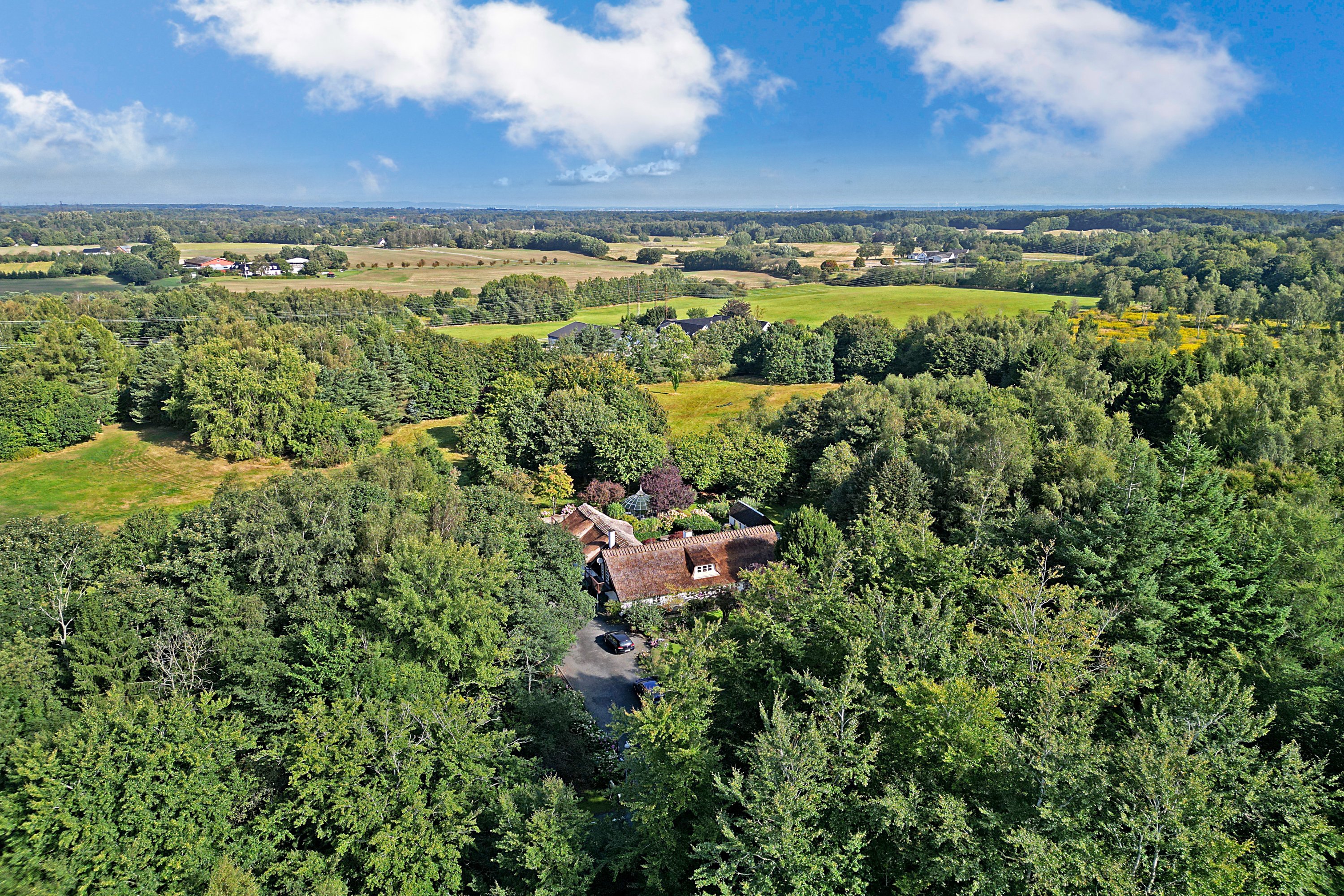 Fremhævet luftfoto billede i fuldskærmstilstand. Billede af Gurrevej 318, Gurre, 3000 Helsingør