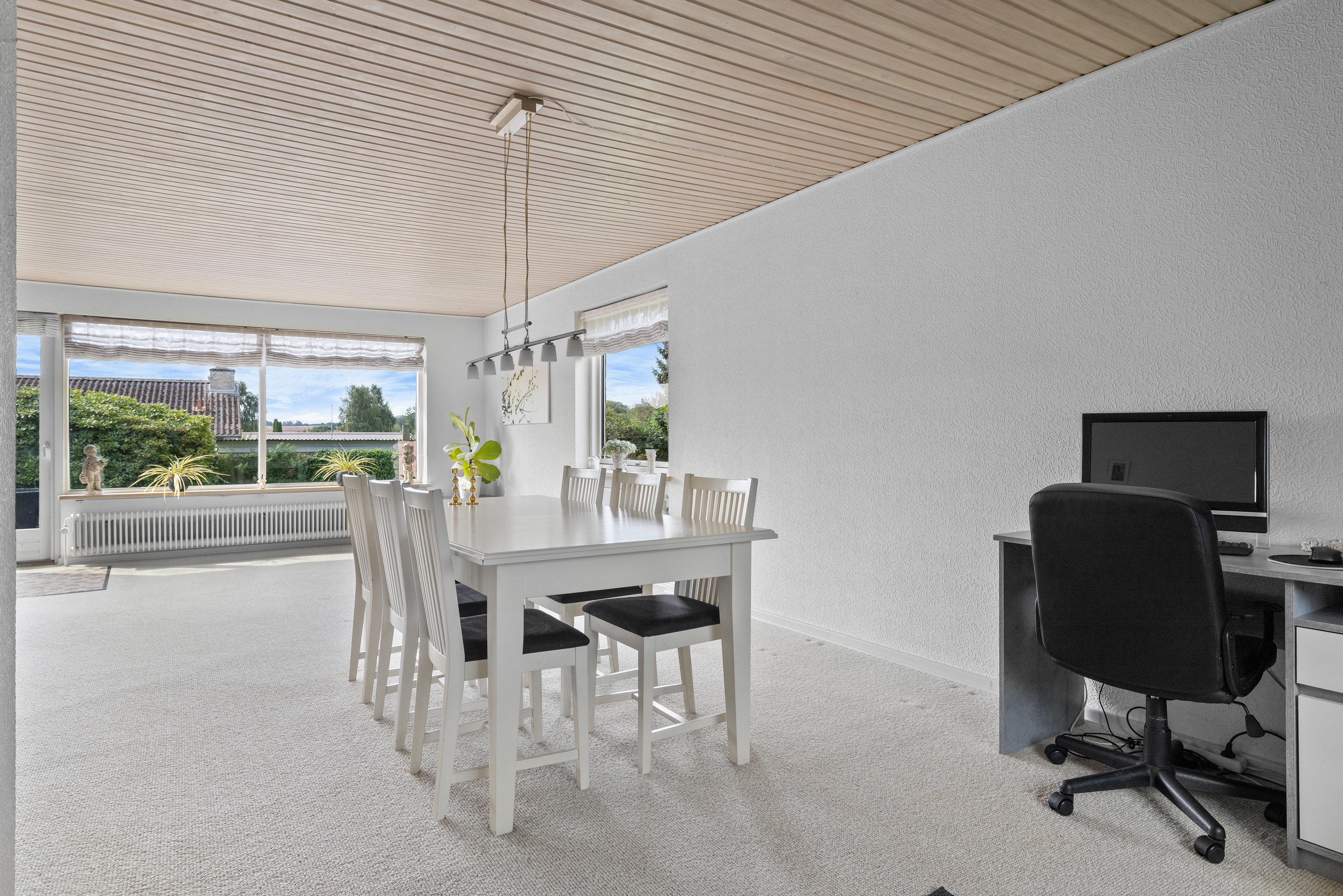 Fremhævet stue billede i fuldskærmstilstand. Billede af Hesselhøjvej 28, Brobyværk, 5672 Broby