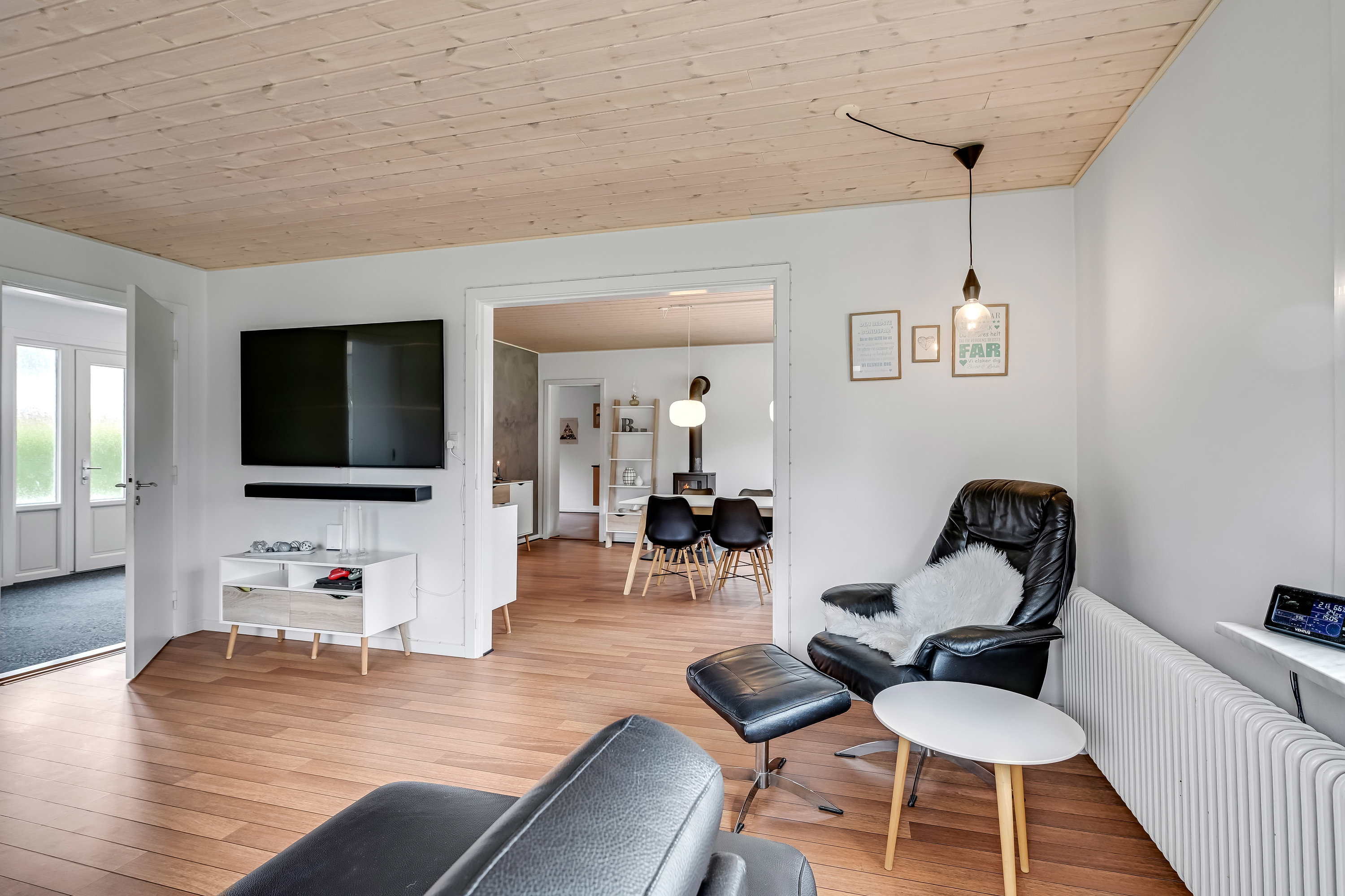 Fremhævet stue billede i fuldskærmstilstand. Billede af Egebjerg Landevej 90, Vesterhede, 7250 Hejnsvig