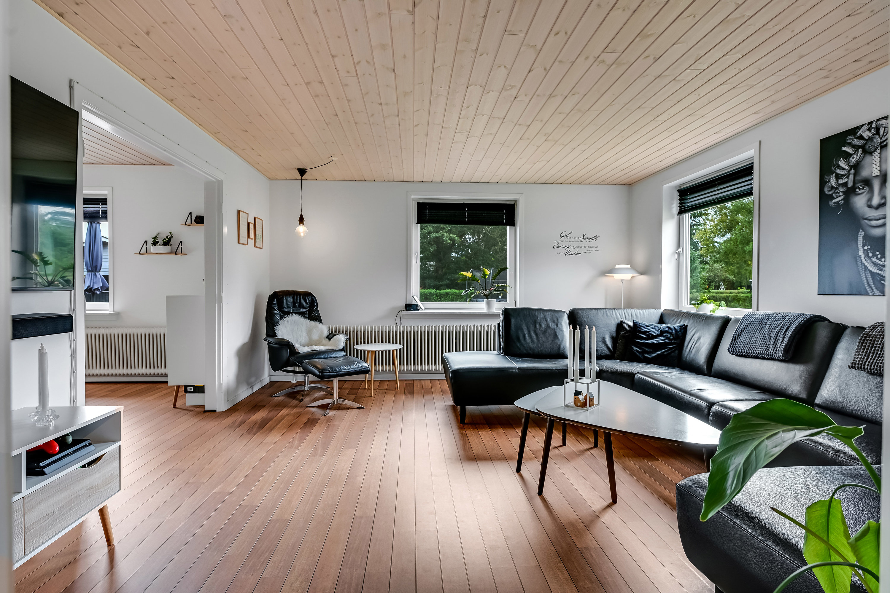 Fremhævet stue billede i fuldskærmstilstand. Billede af Egebjerg Landevej 90, Vesterhede, 7250 Hejnsvig