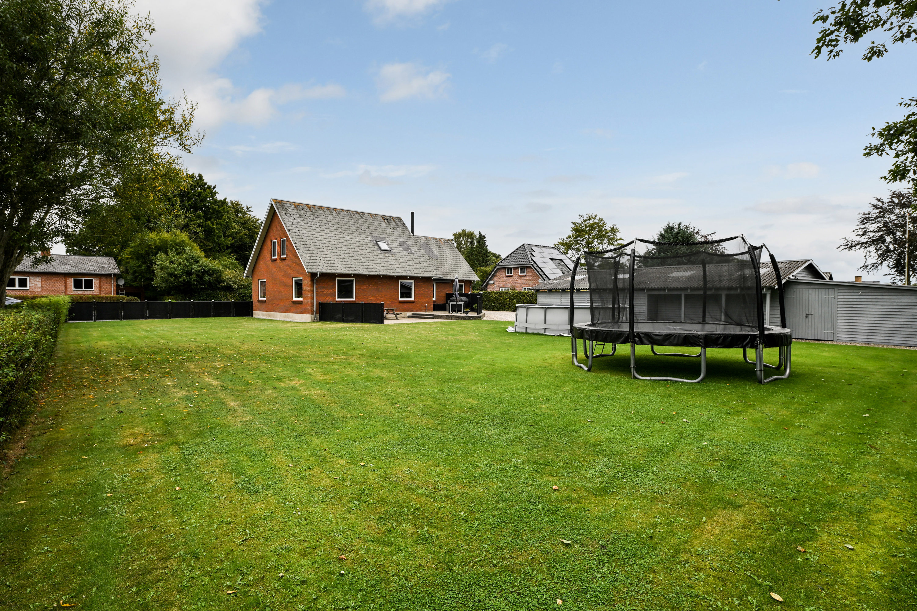 Fremhævet have billede i fuldskærmstilstand. Billede af Egebjerg Landevej 90, Vesterhede, 7250 Hejnsvig