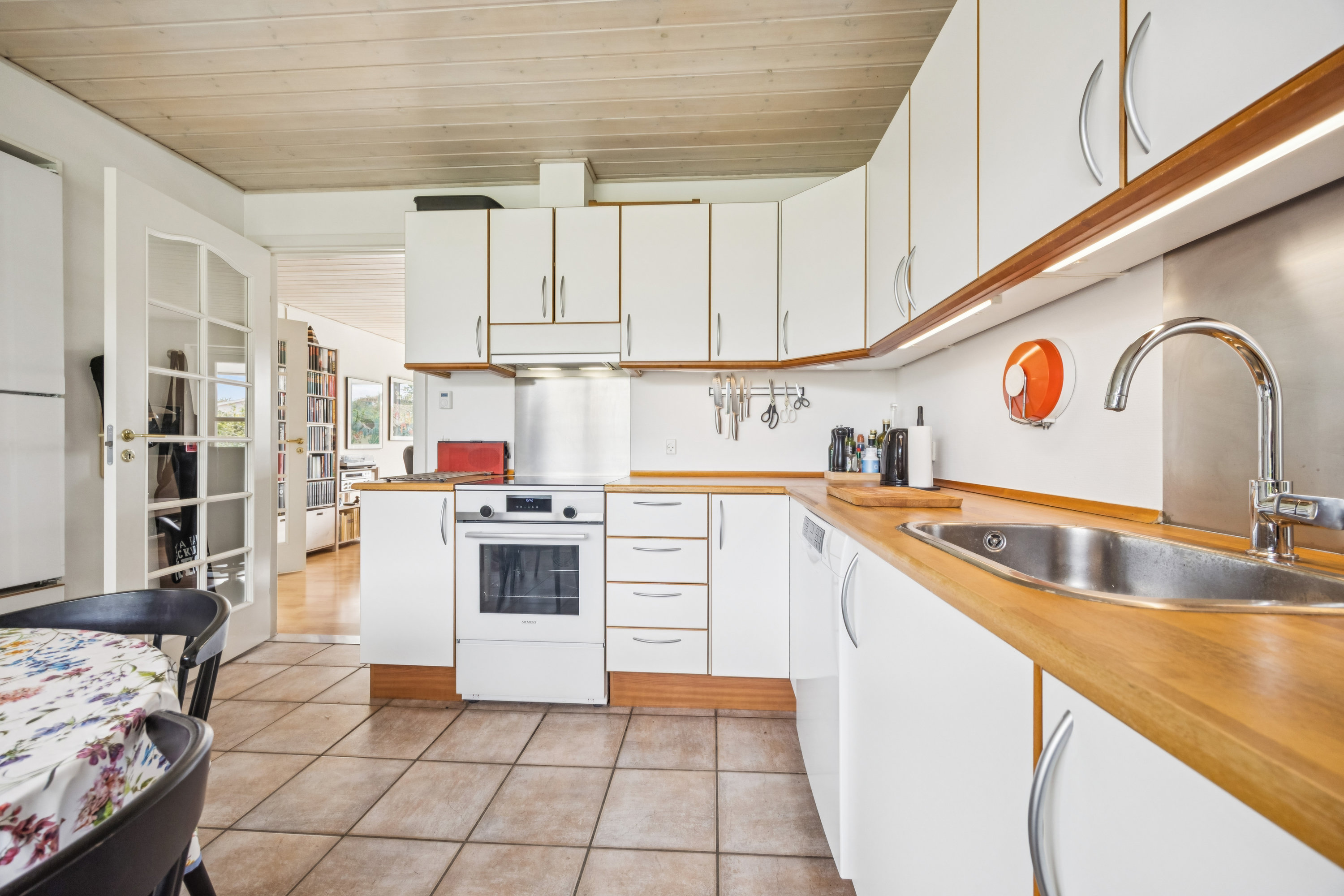 Fremhævet køkken billede i fuldskærmstilstand. Billede af Sogneparken 19, Ulsted, 9370 Hals