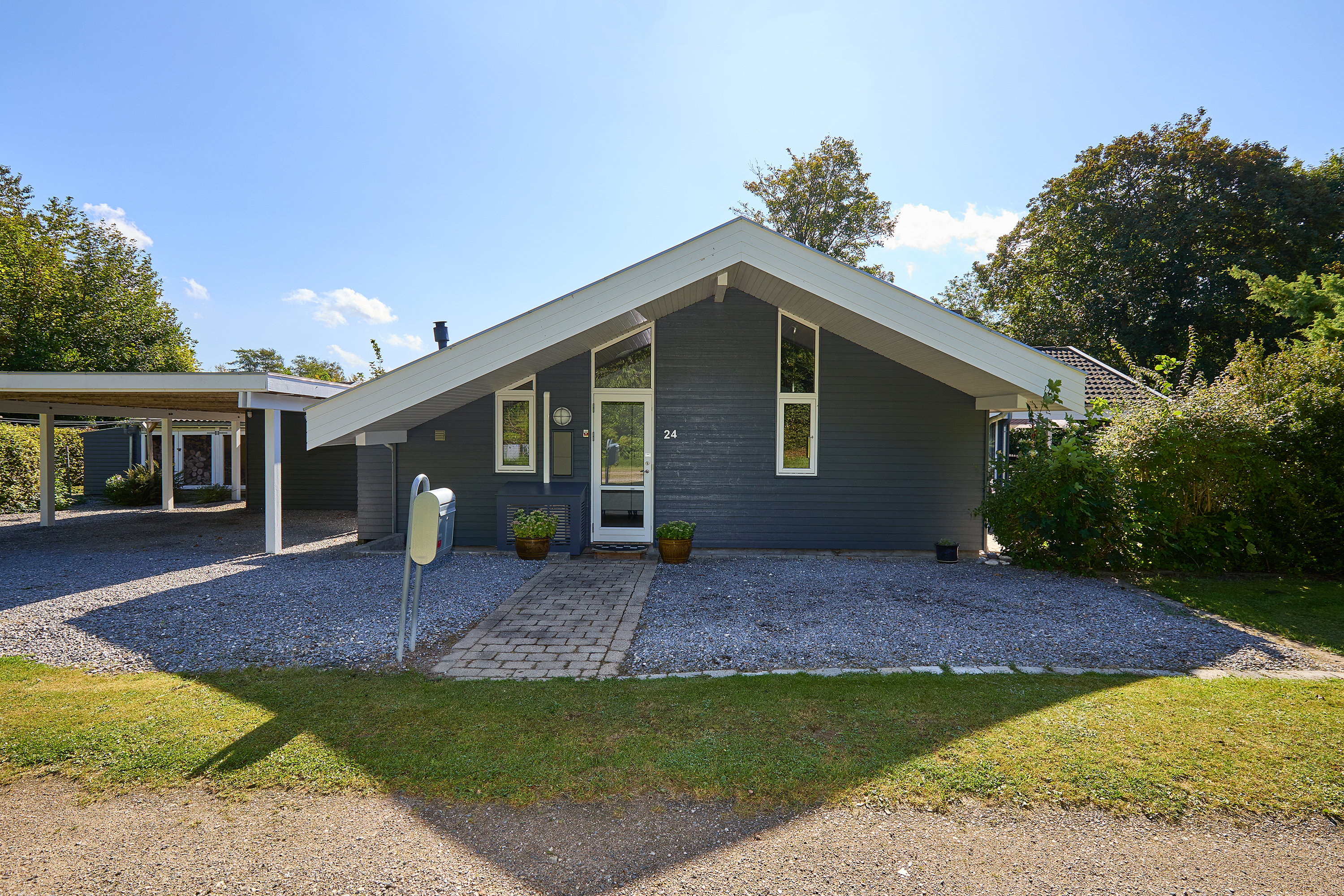 Fremhævet ejendommen billede i fuldskærmstilstand. Billede af Karl Andersens Vej 24, Rågeleje, 3210 Vejby