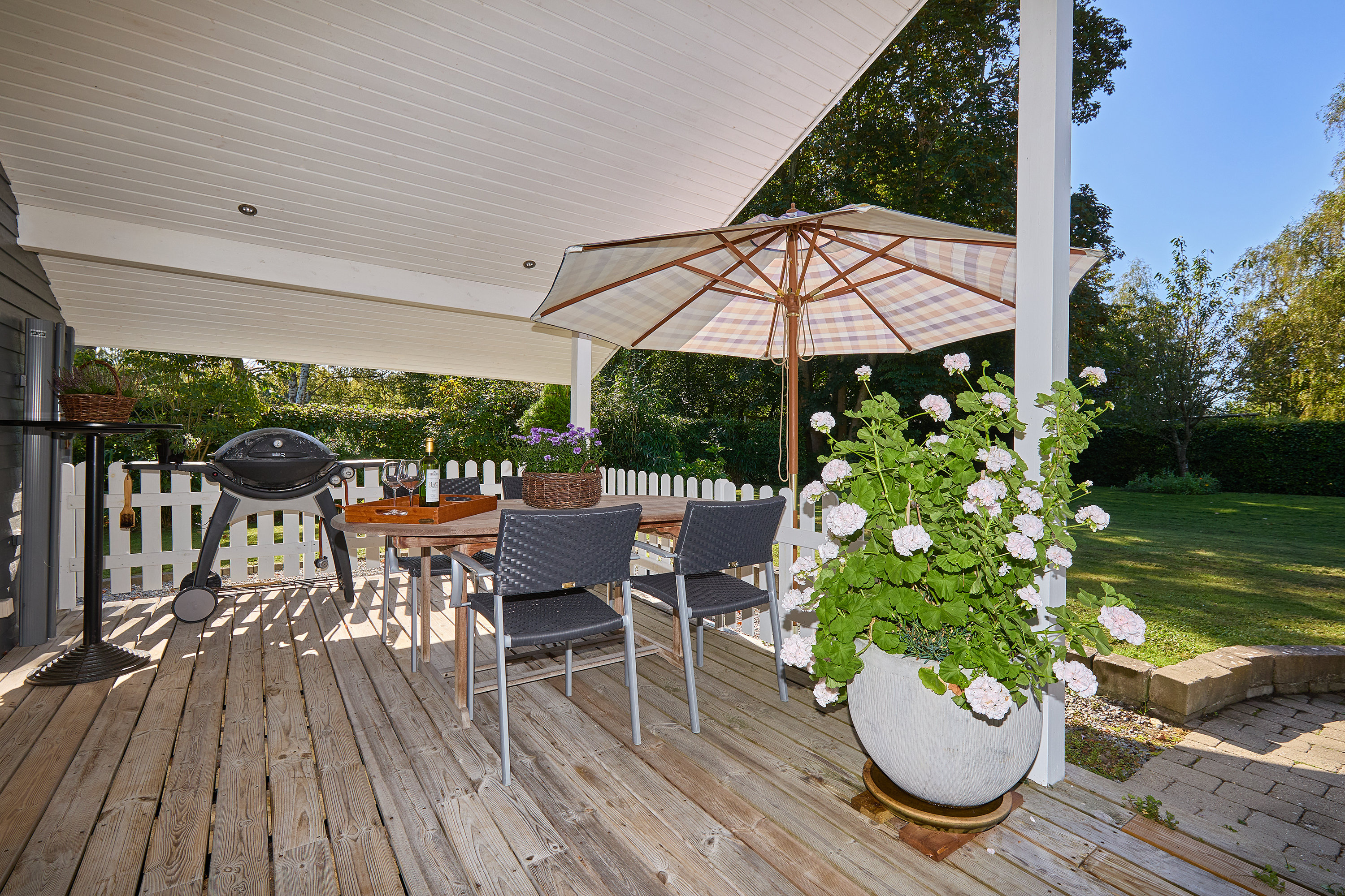 Fremhævet terrasse billede i fuldskærmstilstand. Billede af Karl Andersens Vej 24, Rågeleje, 3210 Vejby