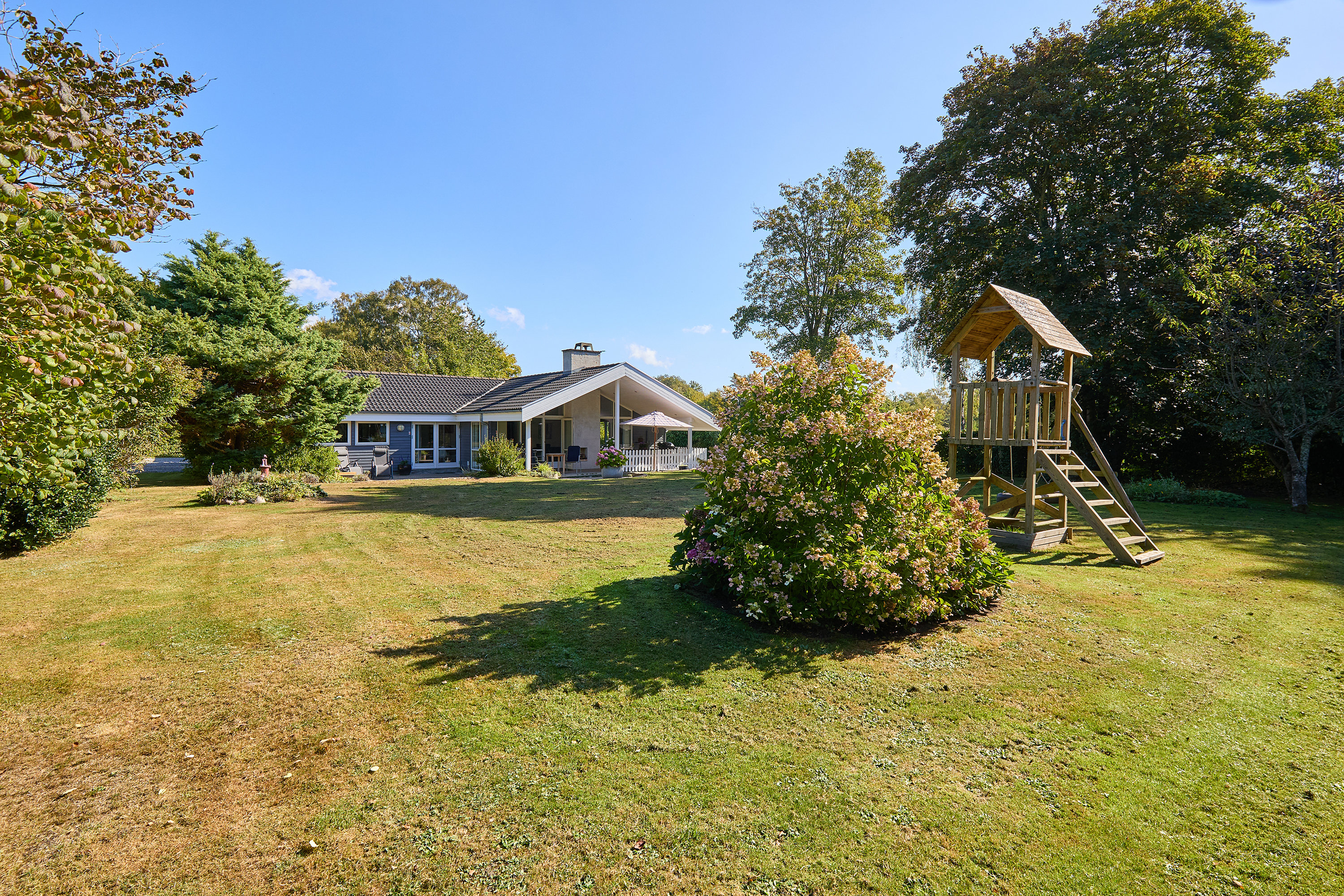 Fremhævet have billede i fuldskærmstilstand. Billede af Karl Andersens Vej 24, Rågeleje, 3210 Vejby