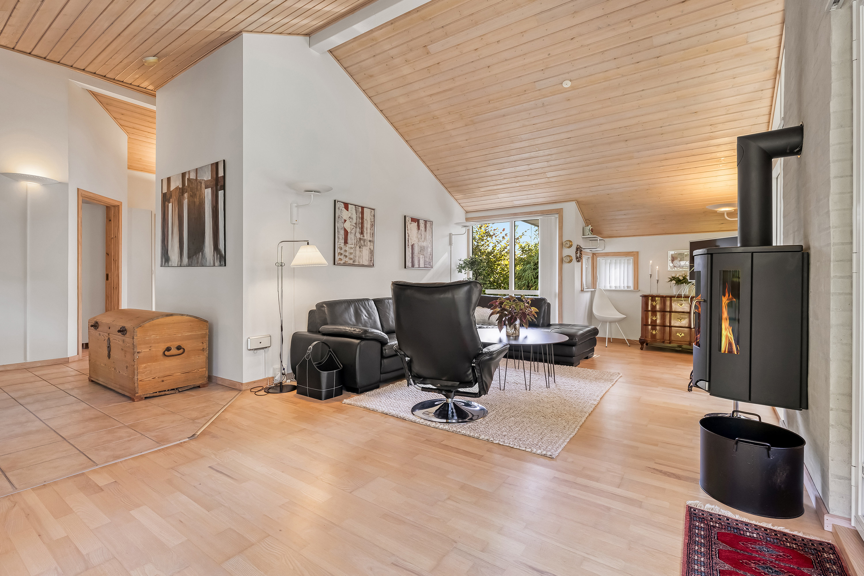 Fremhævet stue billede i fuldskærmstilstand. Billede af Karl Andersens Vej 24, Rågeleje, 3210 Vejby