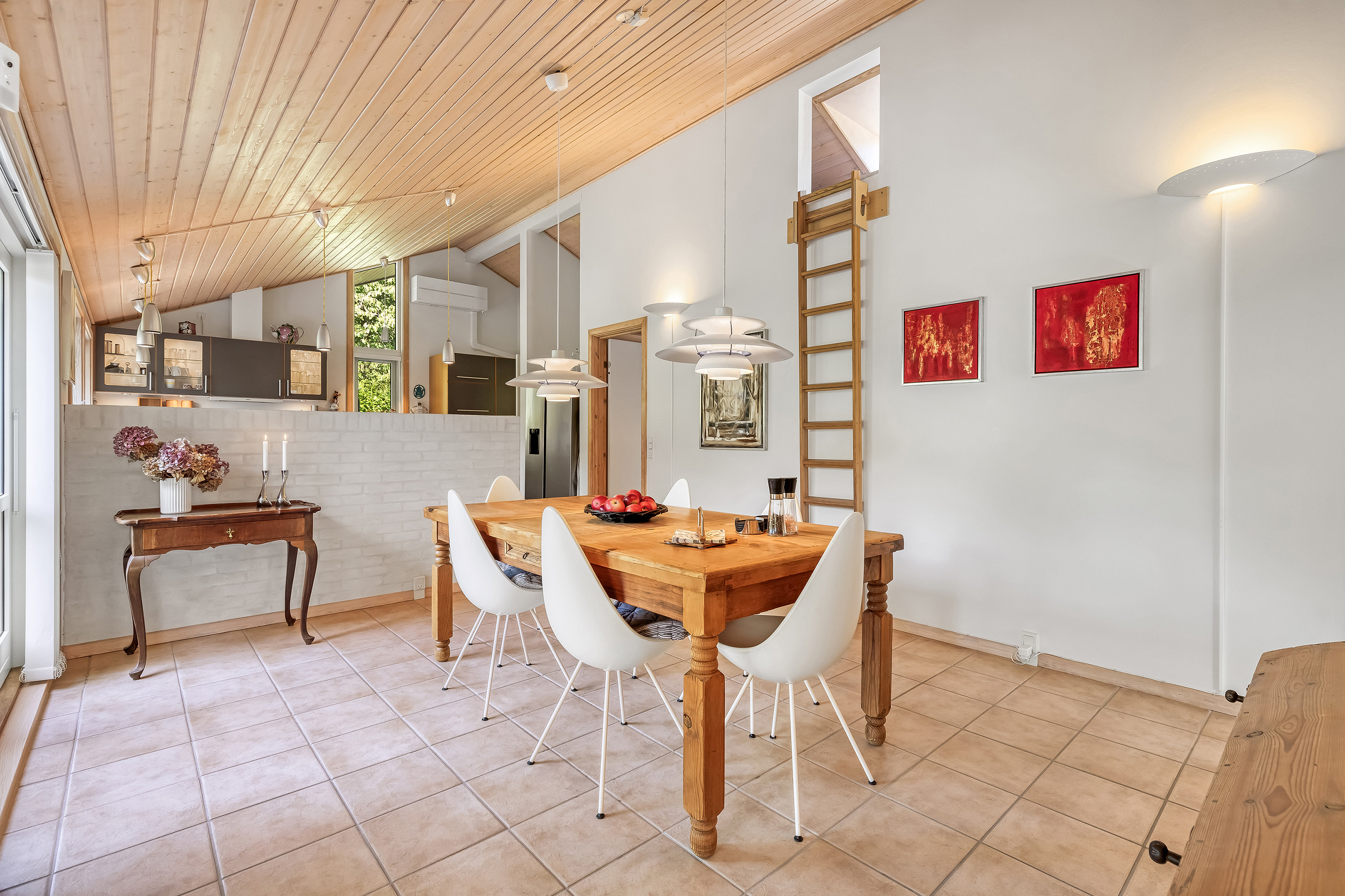 Fremhævet alrum billede i fuldskærmstilstand. Billede af Karl Andersens Vej 24, Rågeleje, 3210 Vejby