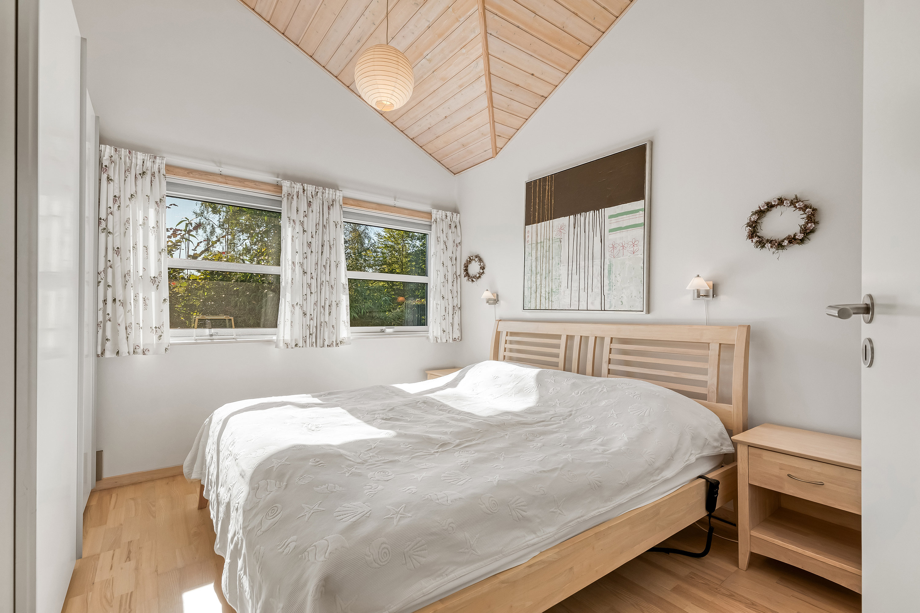 Fremhævet soveværelse billede i fuldskærmstilstand. Billede af Karl Andersens Vej 24, Rågeleje, 3210 Vejby