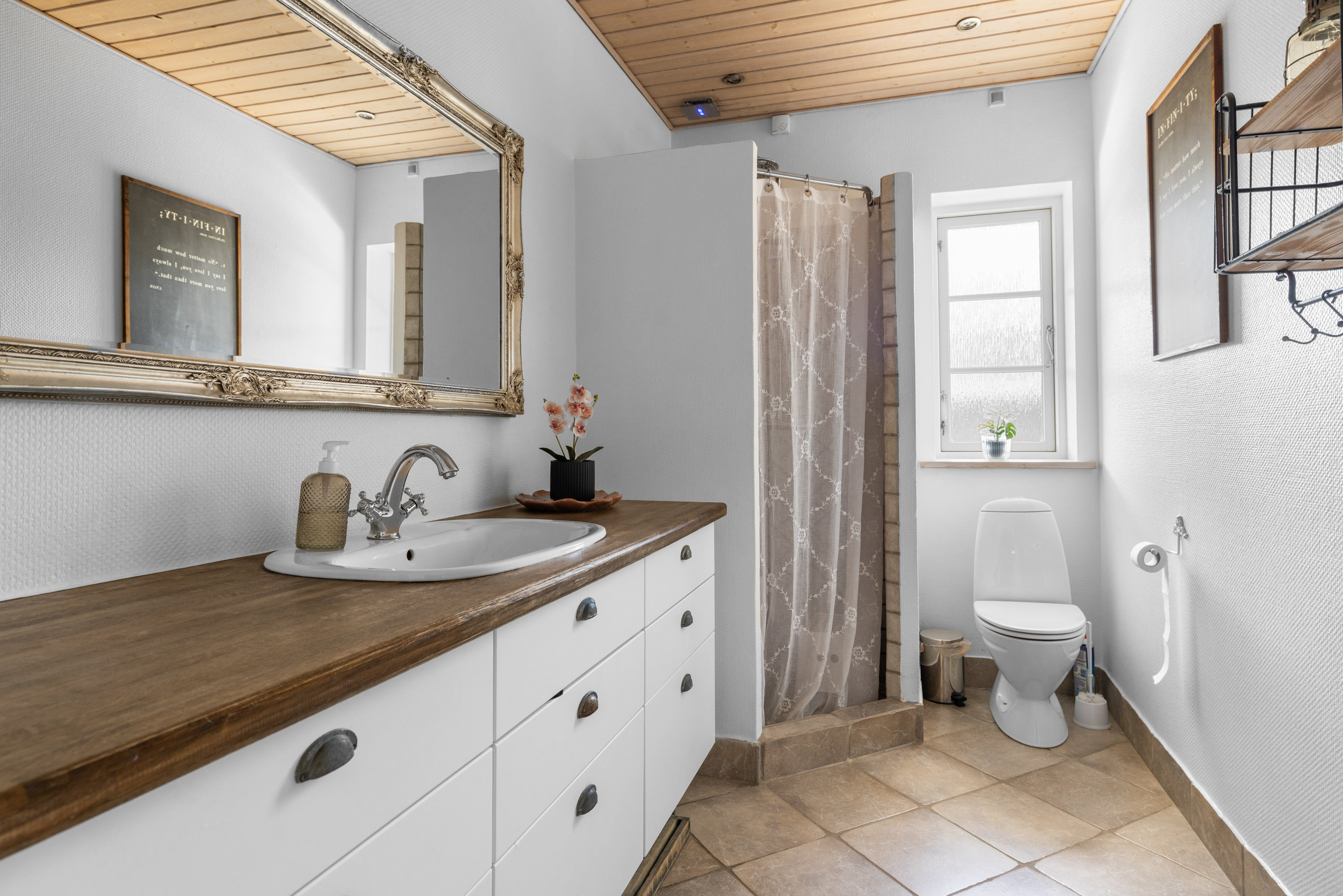 Fremhævet badeværelse billede i fuldskærmstilstand. Billede af Herslev Bygade 28, Herslev, 7000 Fredericia