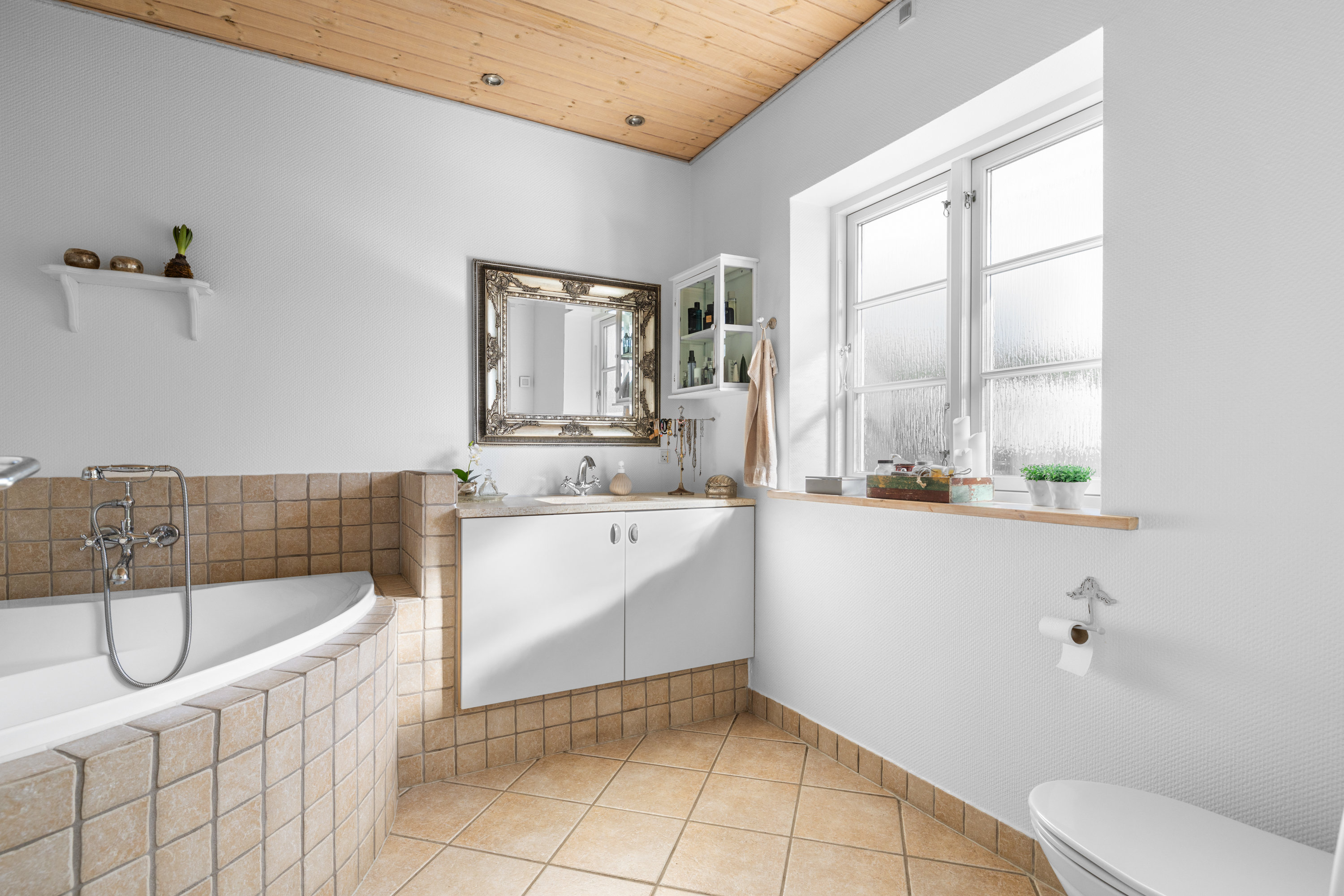 Fremhævet badeværelse billede i fuldskærmstilstand. Billede af Herslev Bygade 28, Herslev, 7000 Fredericia