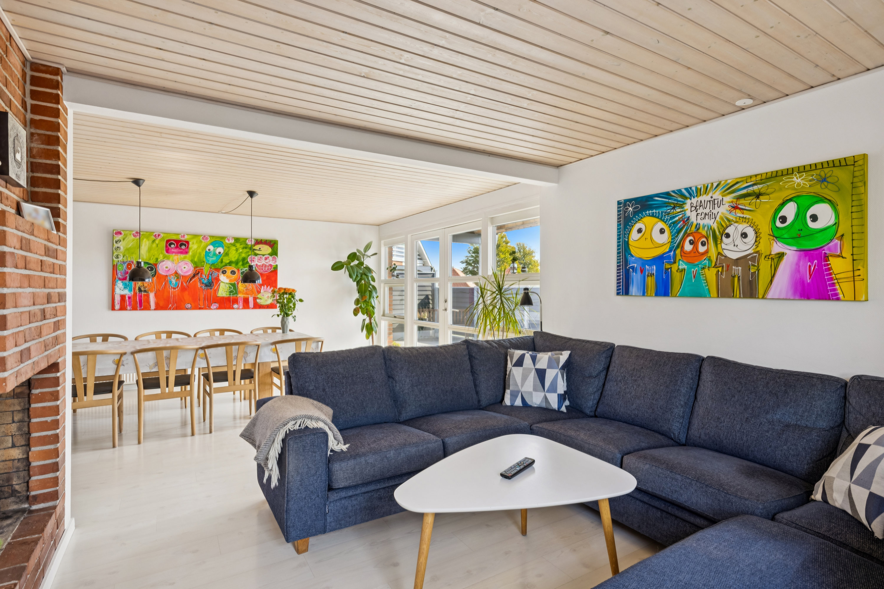 Fremhævet stue billede i fuldskærmstilstand. Billede af Tulipanvej 2, 8500 Grenaa