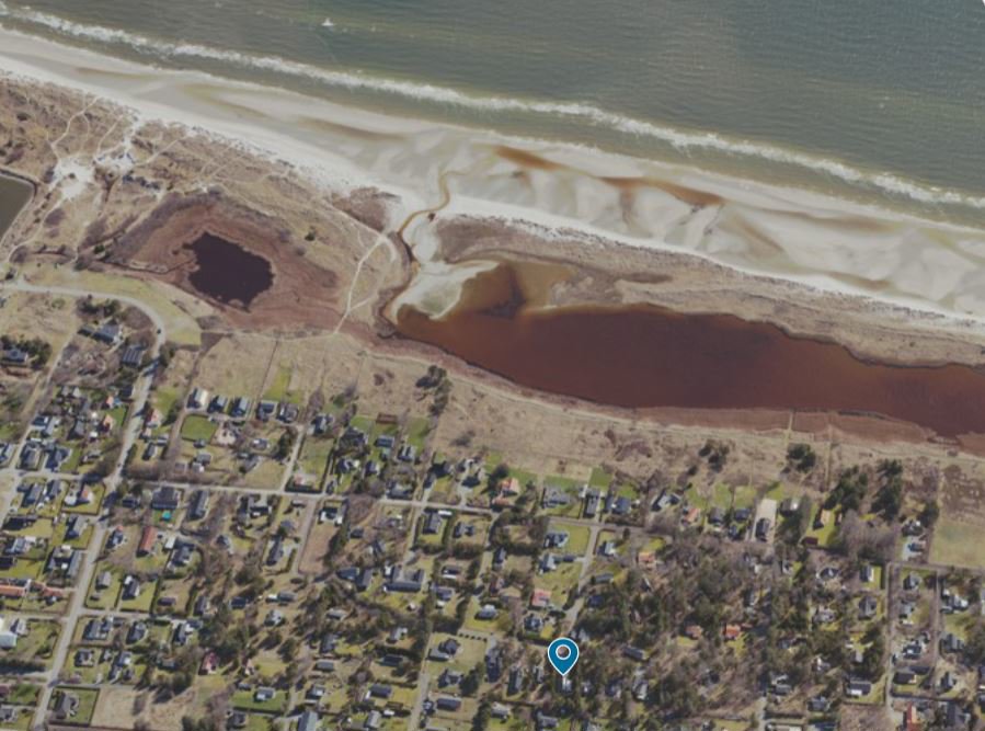 Fremhævet luftkort billede i fuldskærmstilstand. Billede af Skovsvinget 18, Hou, 9370 Hals