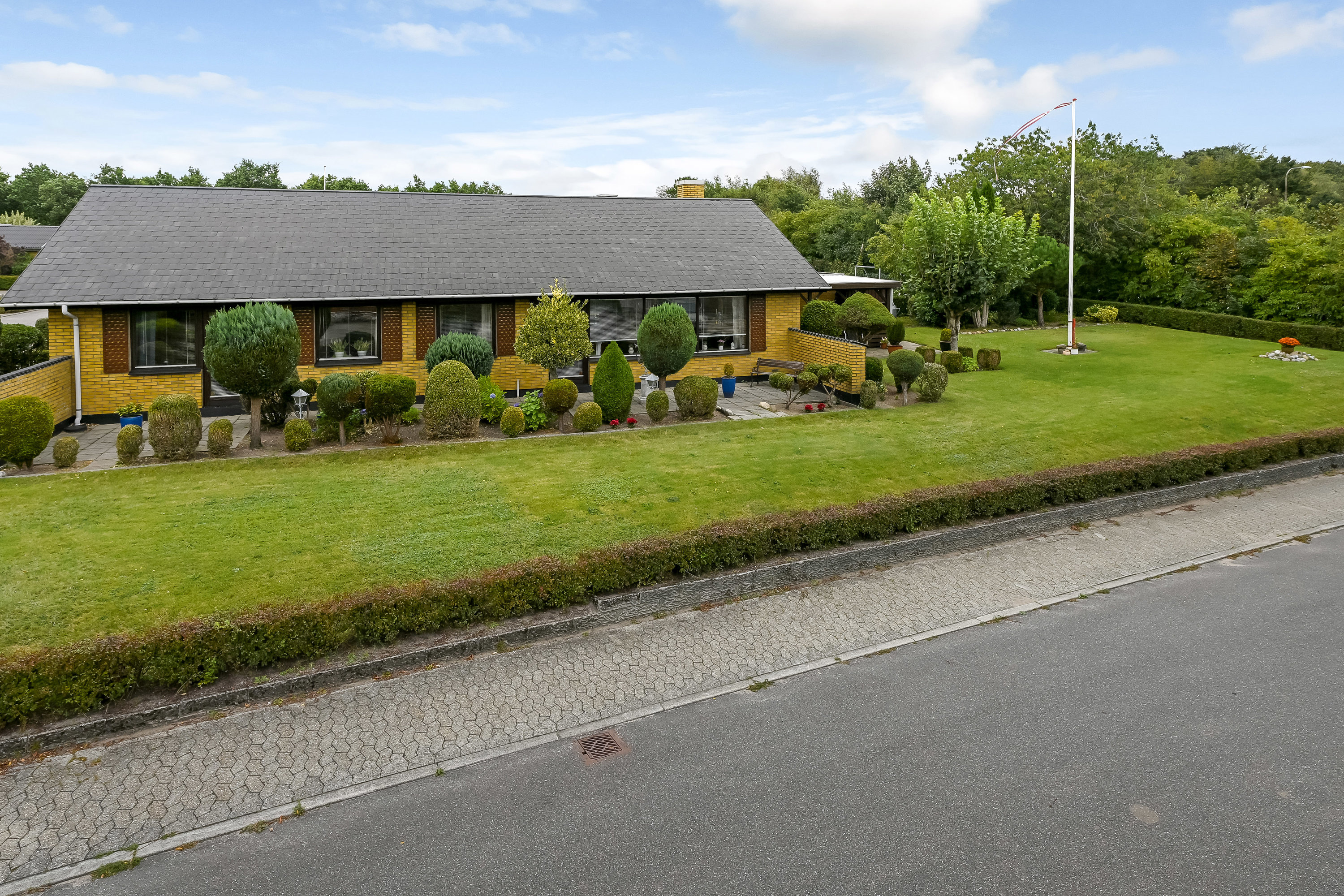 Fremhævet ejendommen billede i fuldskærmstilstand. Billede af Abildvej 12, 7200 Grindsted