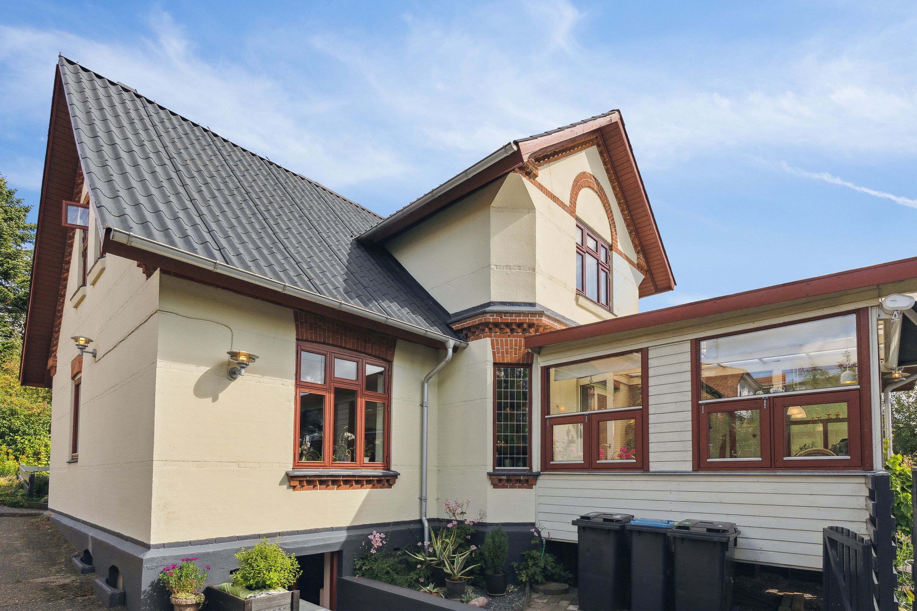 Fremhævet facade billede i fuldskærmstilstand. Billede af Borgergade 9, 8883 Gjern