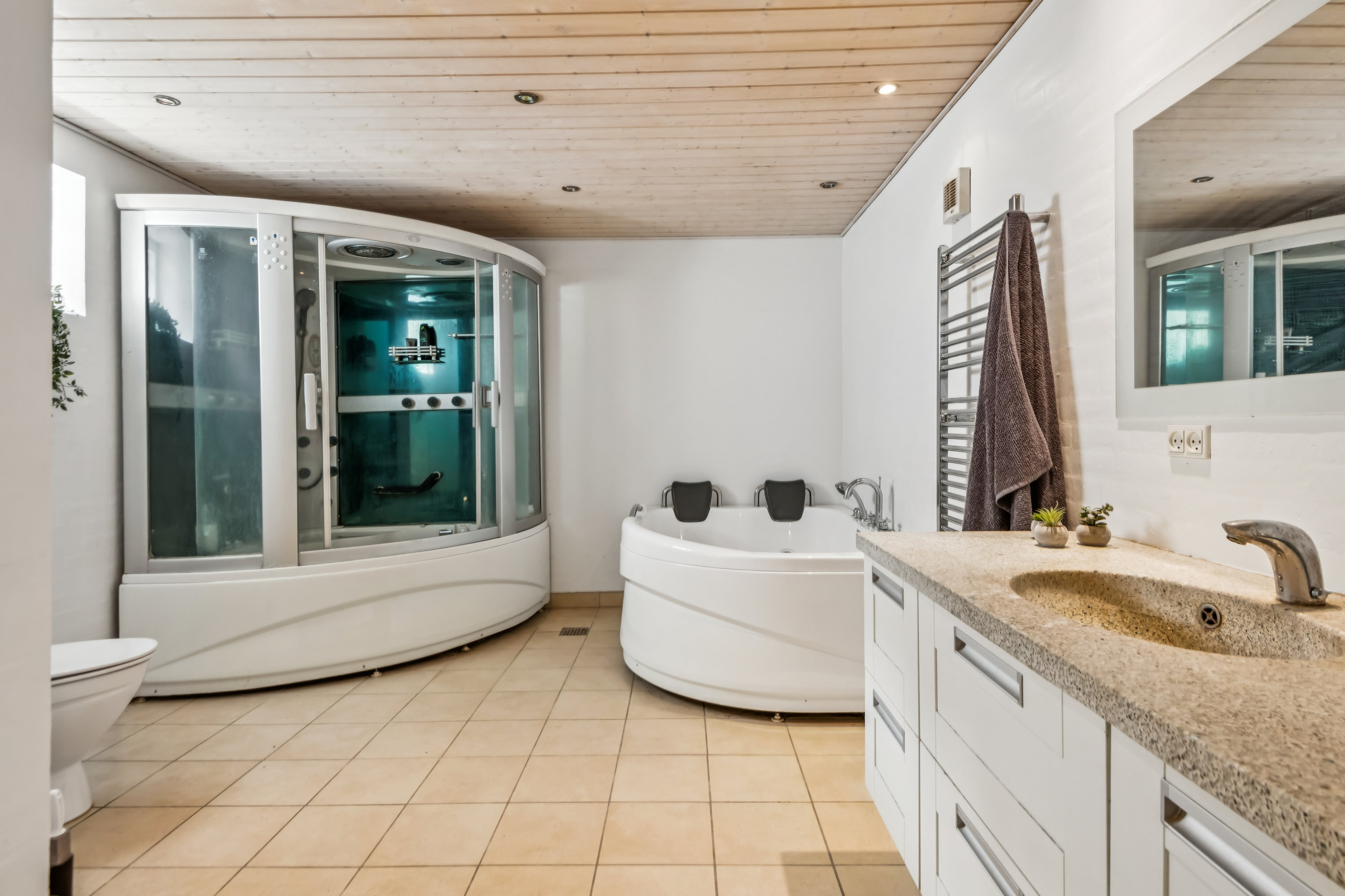 Fremhævet badeværelse billede i fuldskærmstilstand. Billede af Skaarupvej 11, Ravnkilde, 9610 Nørager