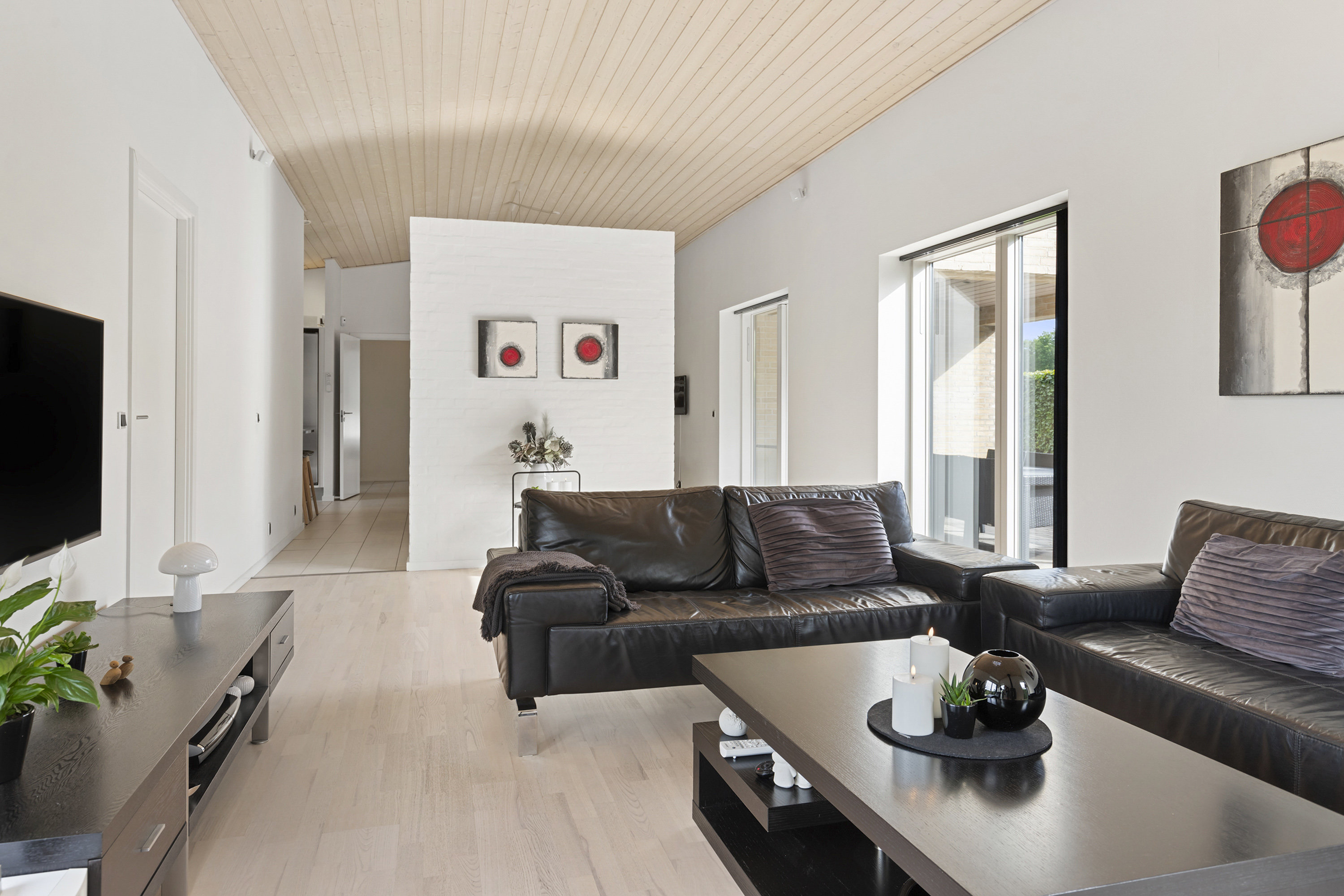 Fremhævet stue billede i fuldskærmstilstand. Billede af Ådalen 125, 9700 Brønderslev