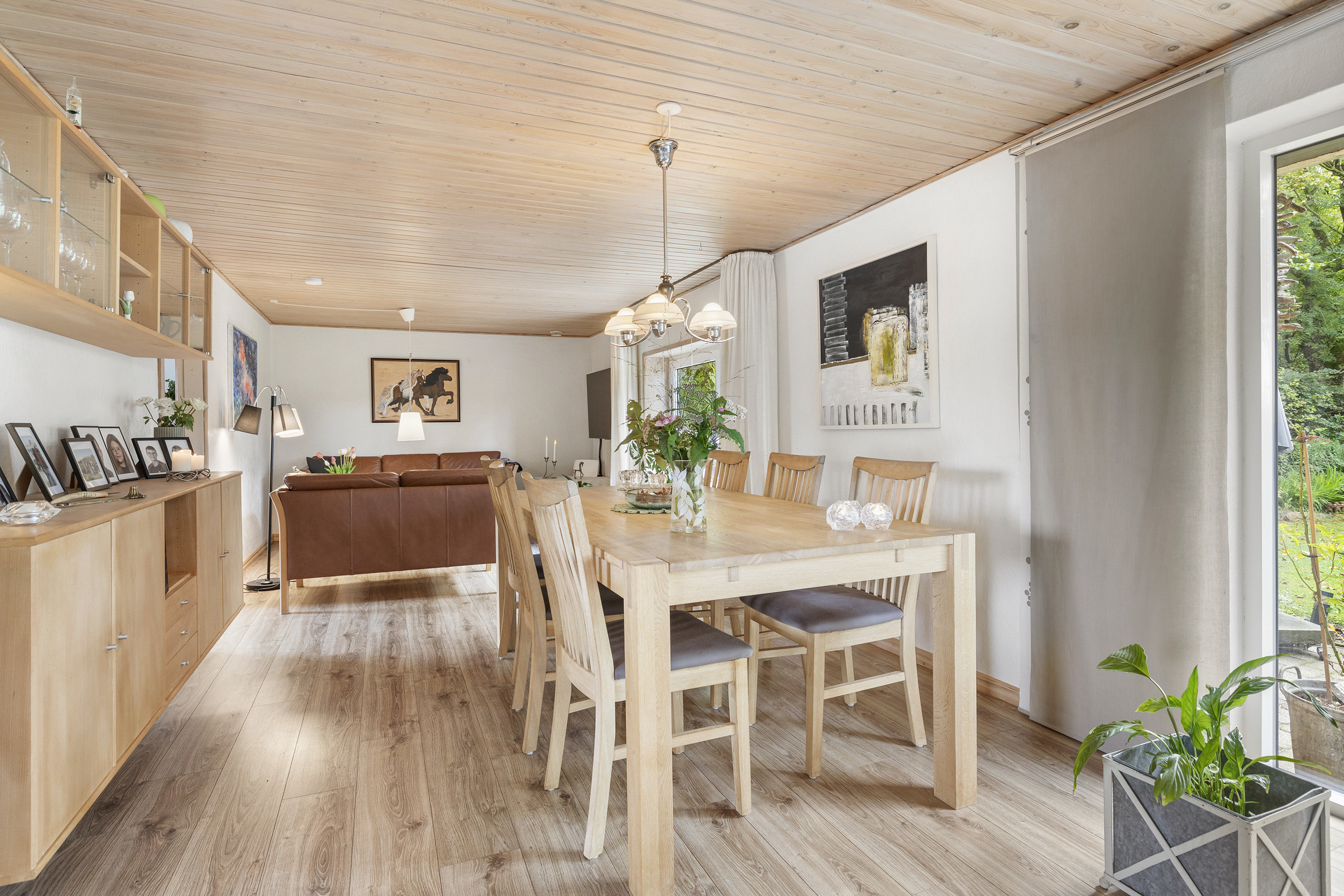 Fremhævet spisestue billede i fuldskærmstilstand. Billede af Hvidbakvej 36, Serritslev, 9700 Brønderslev