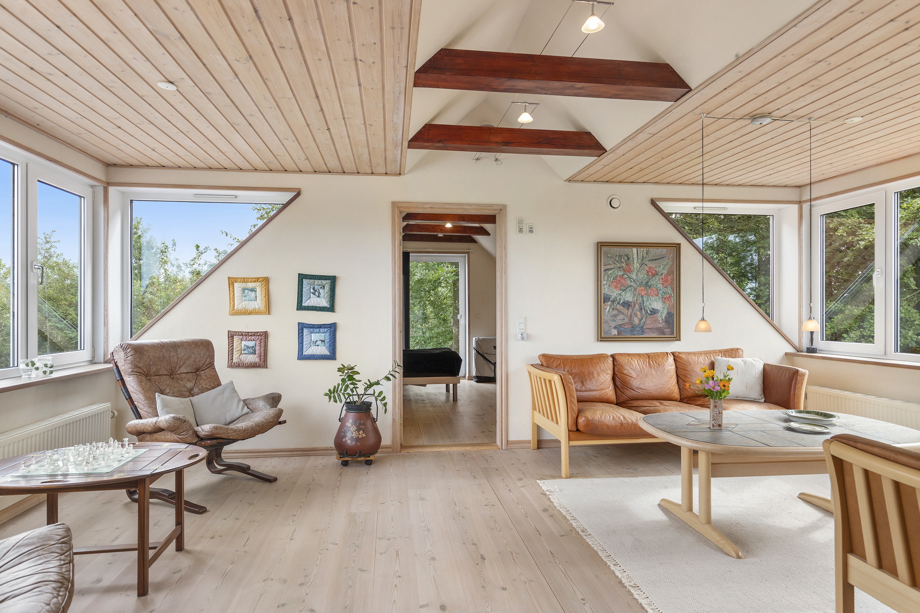 Fremhævet stue billede i fuldskærmstilstand. Billede af Hvidbakvej 36, Serritslev, 9700 Brønderslev