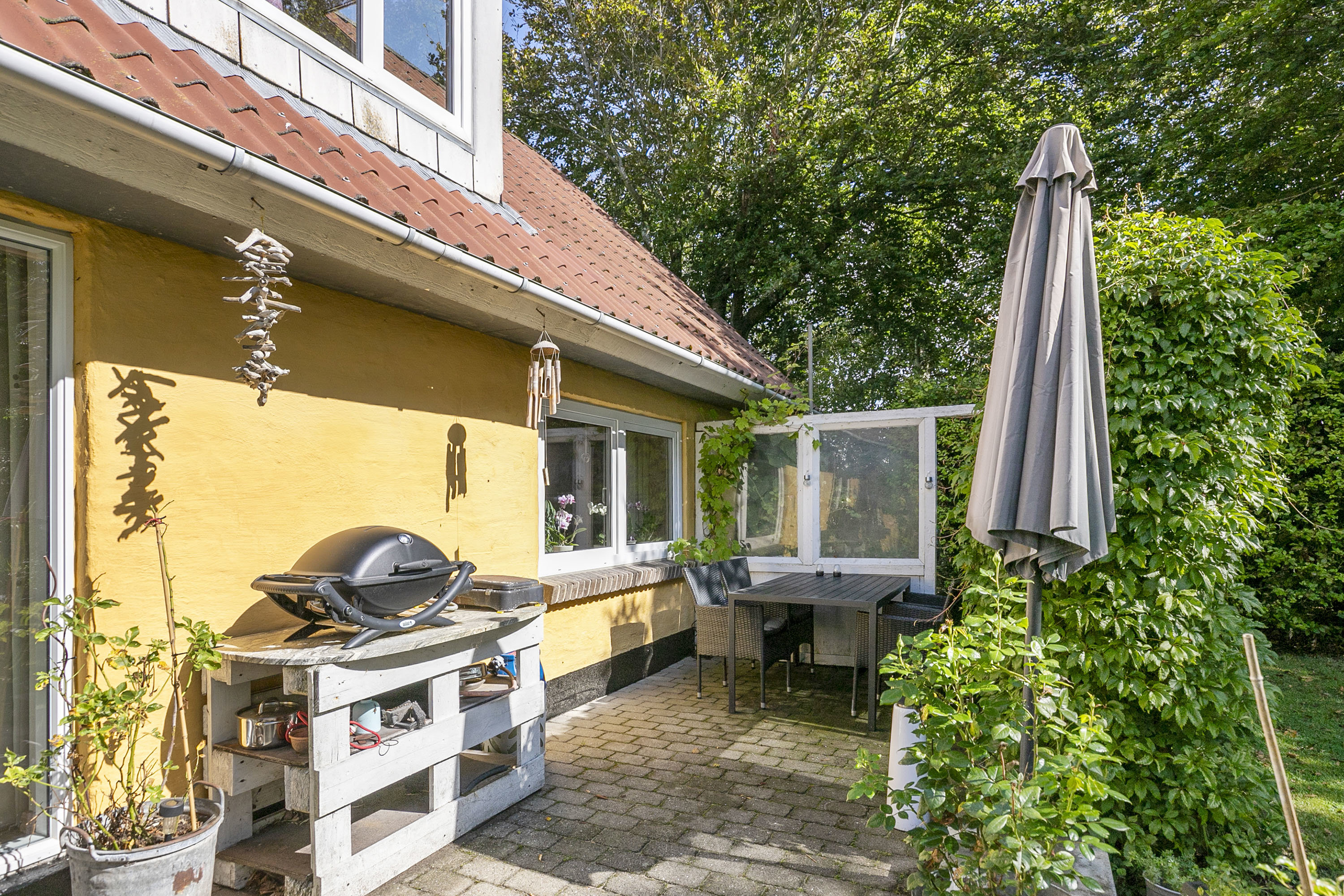 Fremhævet terrasse billede i fuldskærmstilstand. Billede af Hvidbakvej 36, Serritslev, 9700 Brønderslev