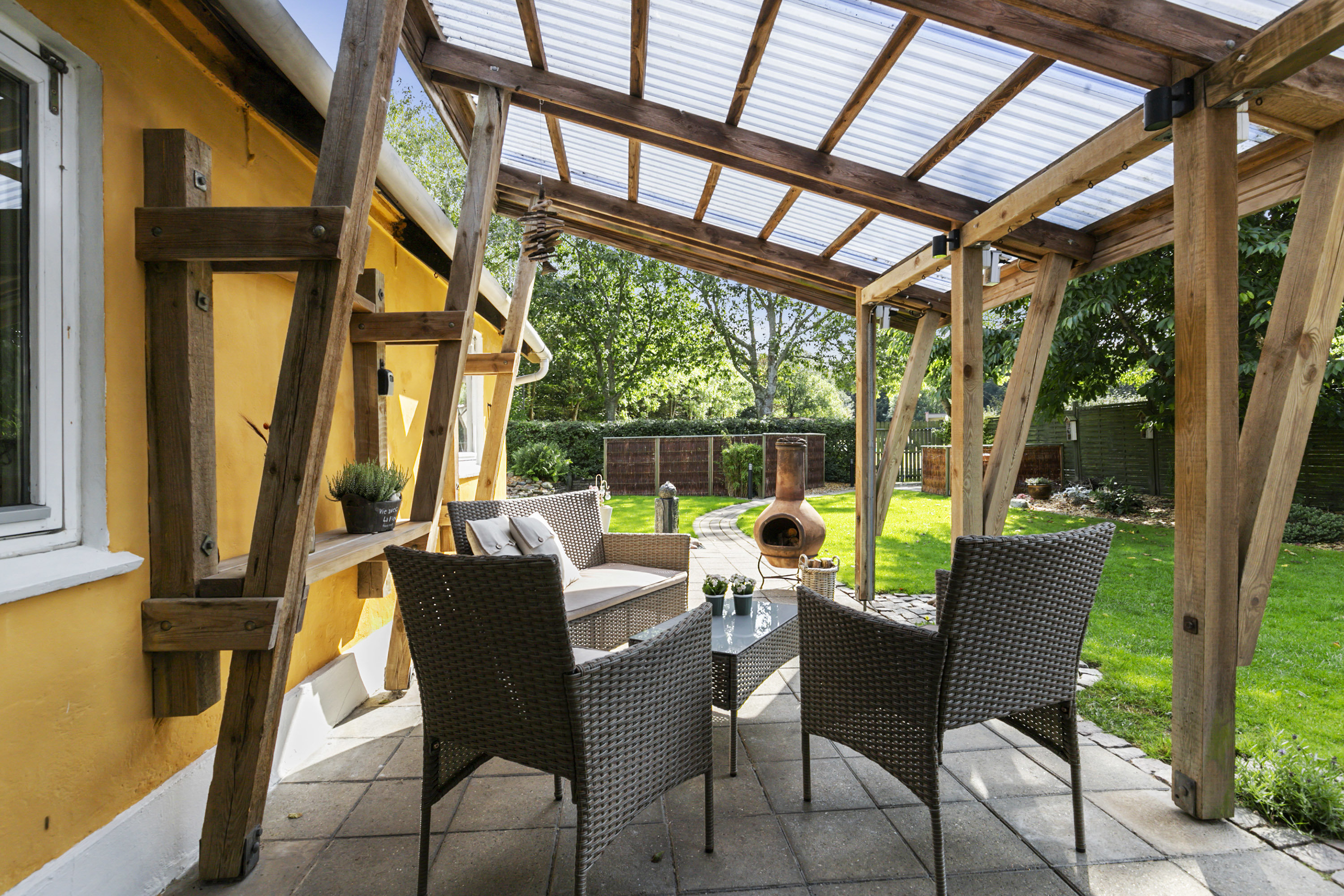 Fremhævet overdækket terrasse billede i fuldskærmstilstand. Billede af F.S.Brønsteds Vej 12, 9760 Vrå