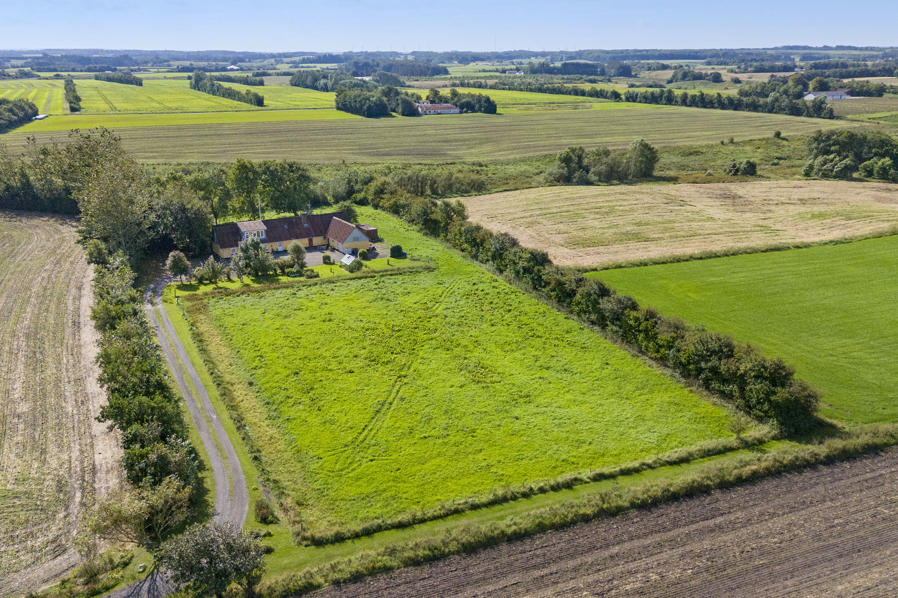 Fremhævet luftfoto billede i fuldskærmstilstand. Billede af Hvidbakvej 36, Serritslev, 9700 Brønderslev