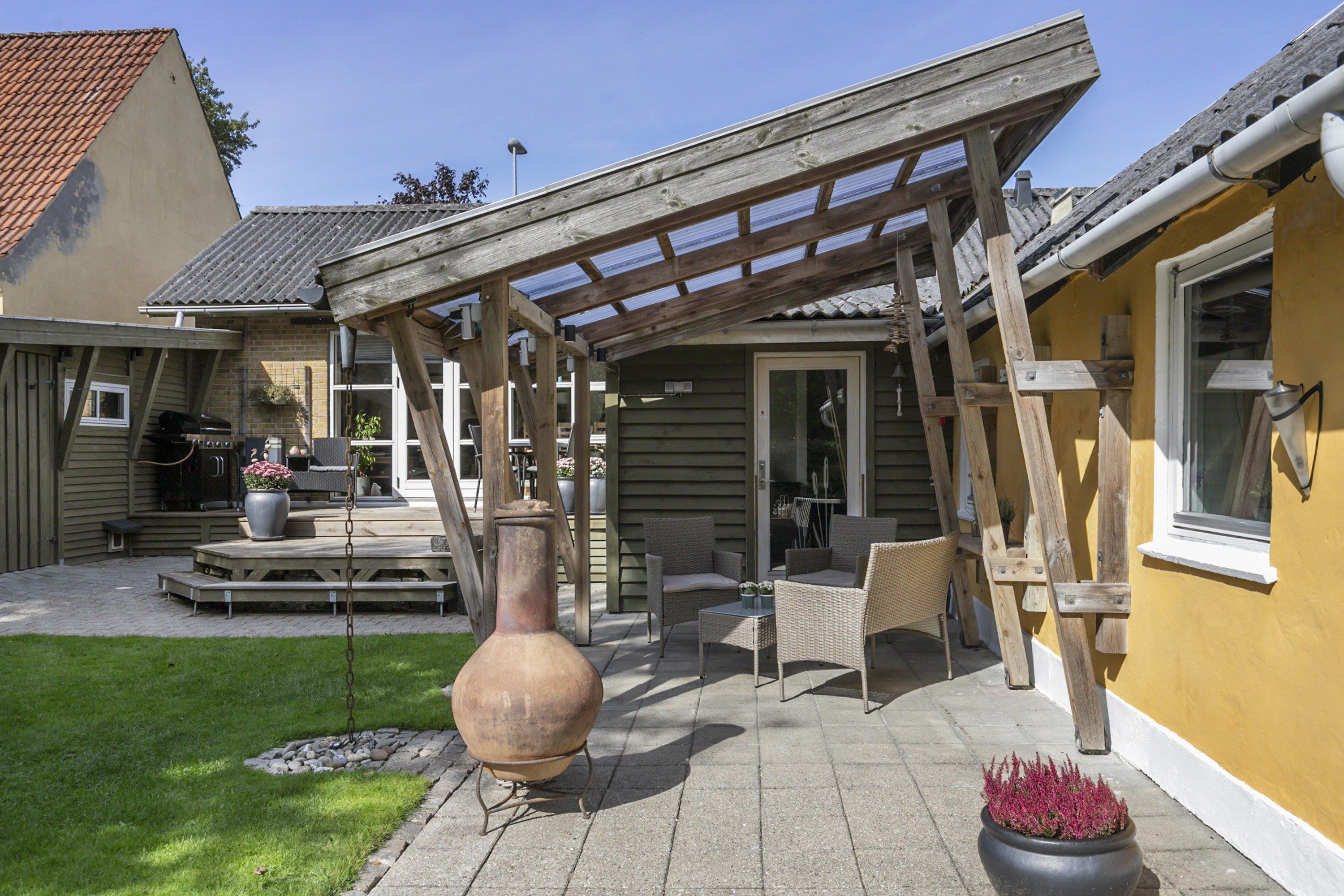 Fremhævet overdækket terrasse billede i fuldskærmstilstand. Billede af F.S.Brønsteds Vej 12, 9760 Vrå