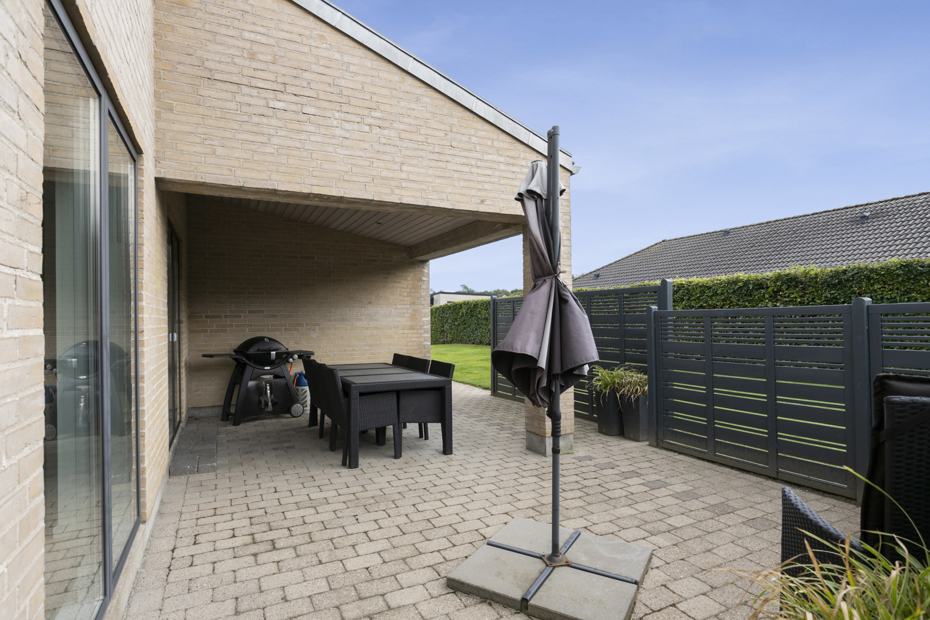 Fremhævet overdækket terrasse billede i fuldskærmstilstand. Billede af Ådalen 125, 9700 Brønderslev