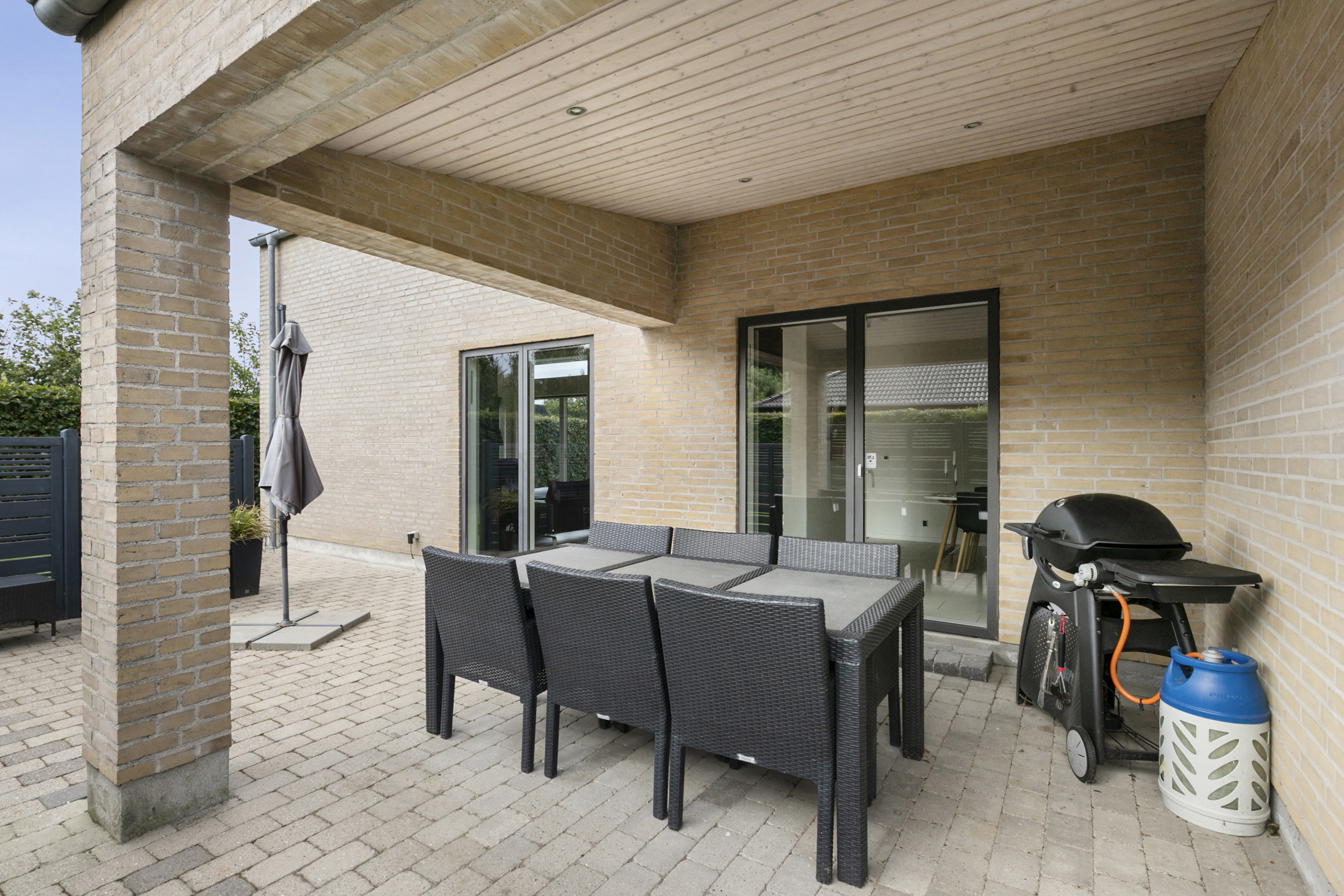 Fremhævet overdækket terrasse billede i fuldskærmstilstand. Billede af Ådalen 125, 9700 Brønderslev