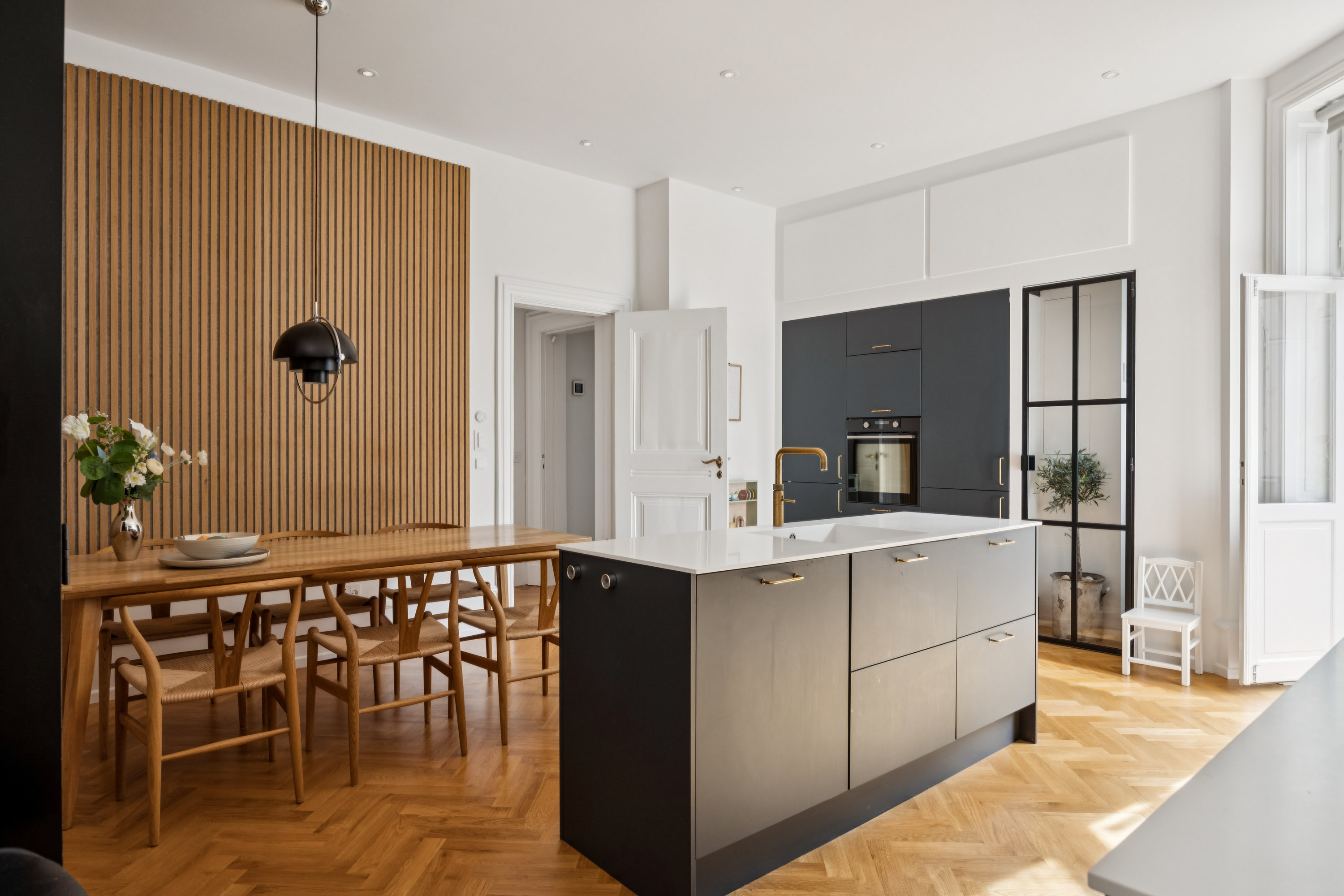 Fremhævet køkken billede i fuldskærmstilstand. Billede af H.C. Ørsteds Vej 23, 2. tv., 1879 Frederiksberg C