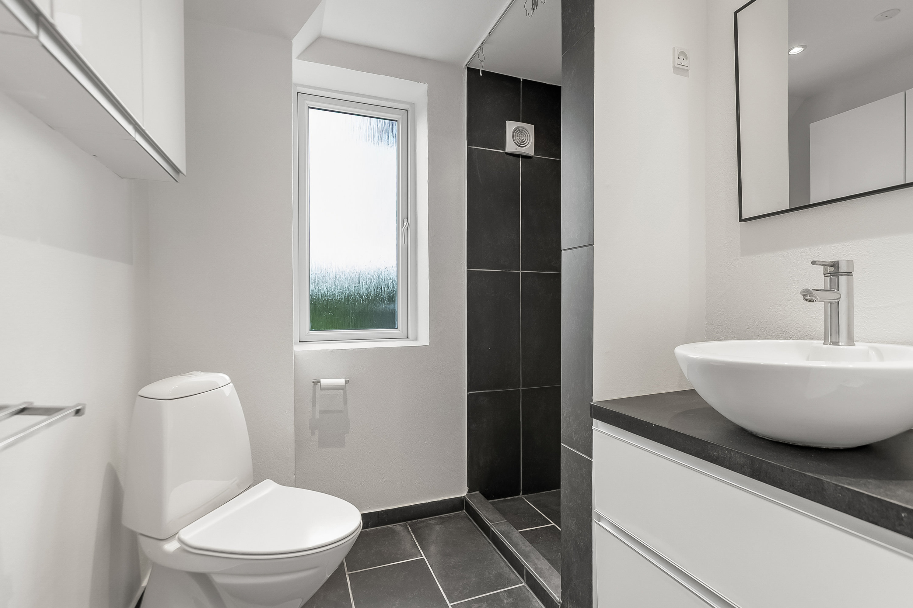 Miniaturebillede 2: badeværelse. Billede af Peter Tofts Vej 7, st.., 6000 Kolding