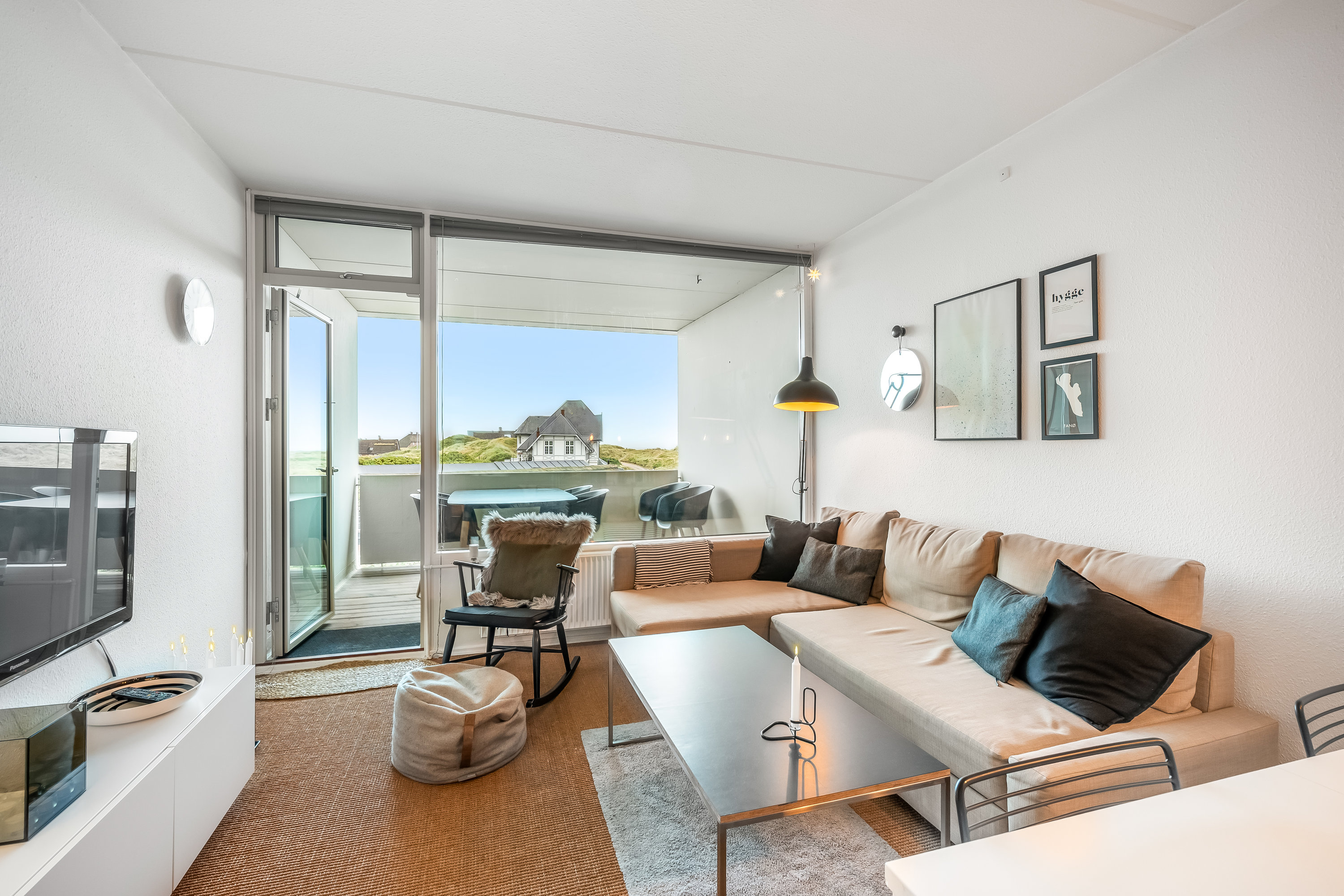 Fremhævet stue billede i fuldskærmstilstand. Billede af Strandvejen 61C, 1. 207., Fanø Bad, 6720 Fanø