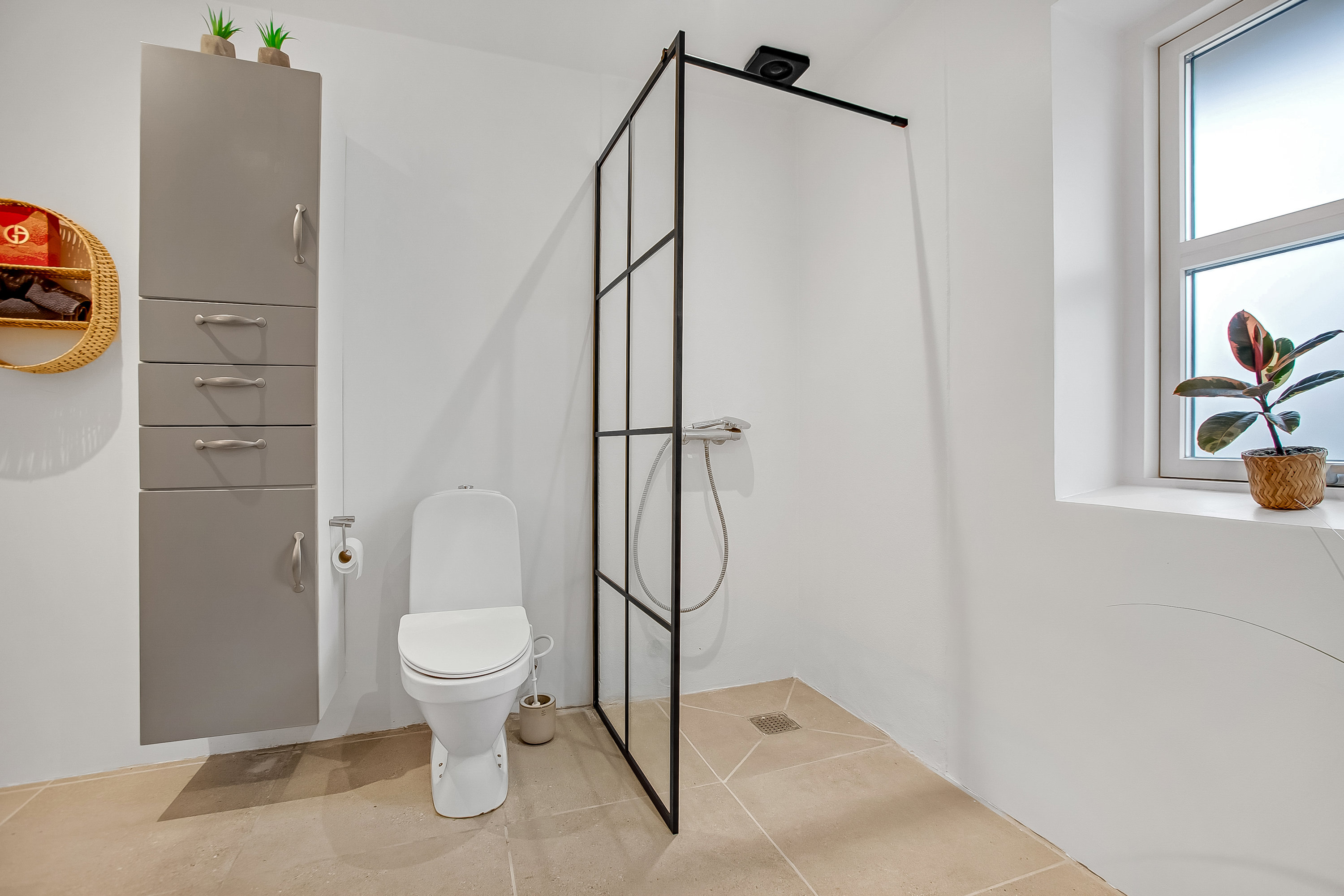 Fremhævet badeværelse billede i fuldskærmstilstand. Billede af Løvelvej 6, Seest, 6000 Kolding