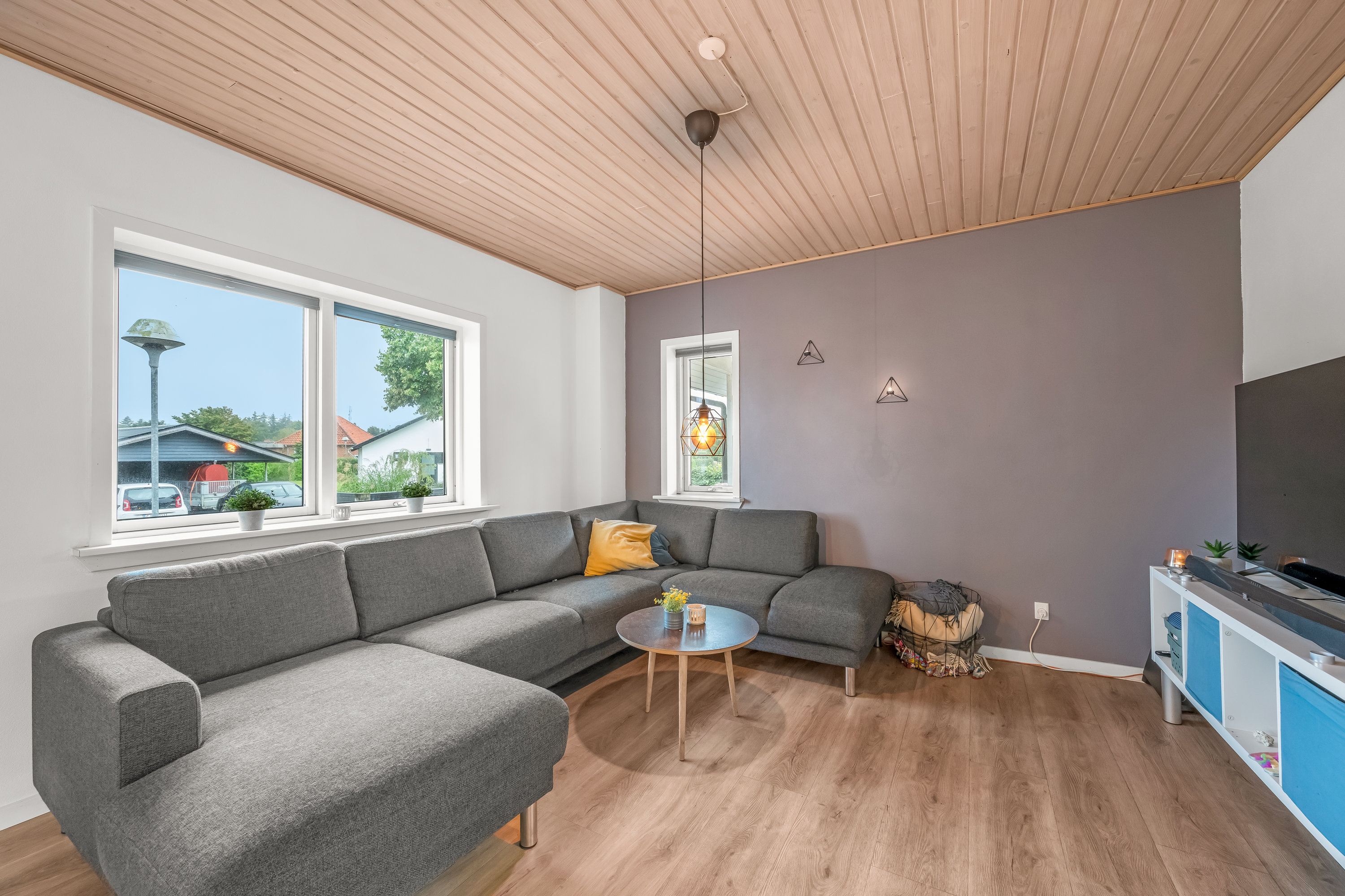 Fremhævet stue billede i fuldskærmstilstand. Billede af Birkalle 13, 6900 Skjern