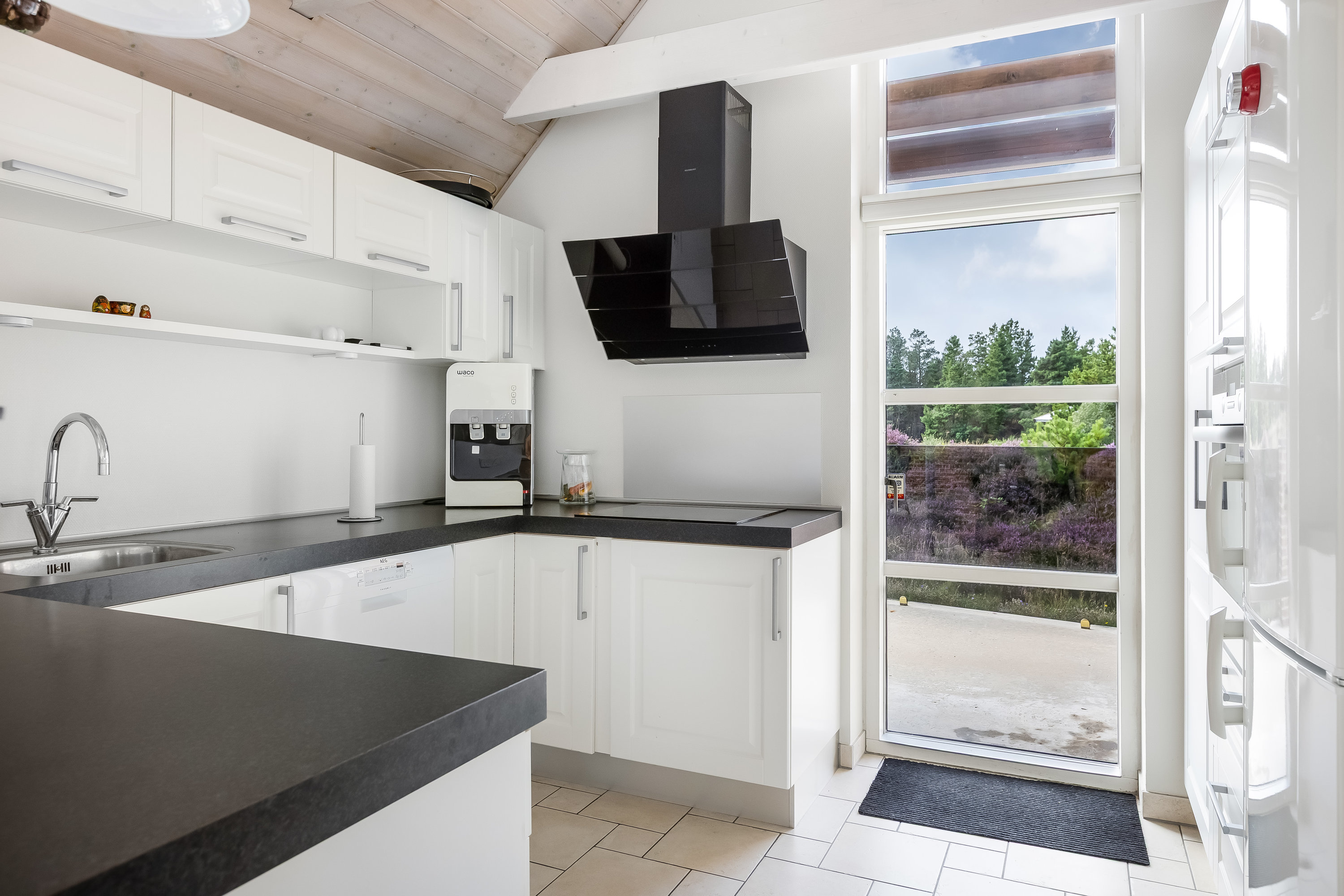 Fremhævet køkken billede i fuldskærmstilstand. Billede af J Tagholmsvej 29D, Kromose, 6792 Rømø