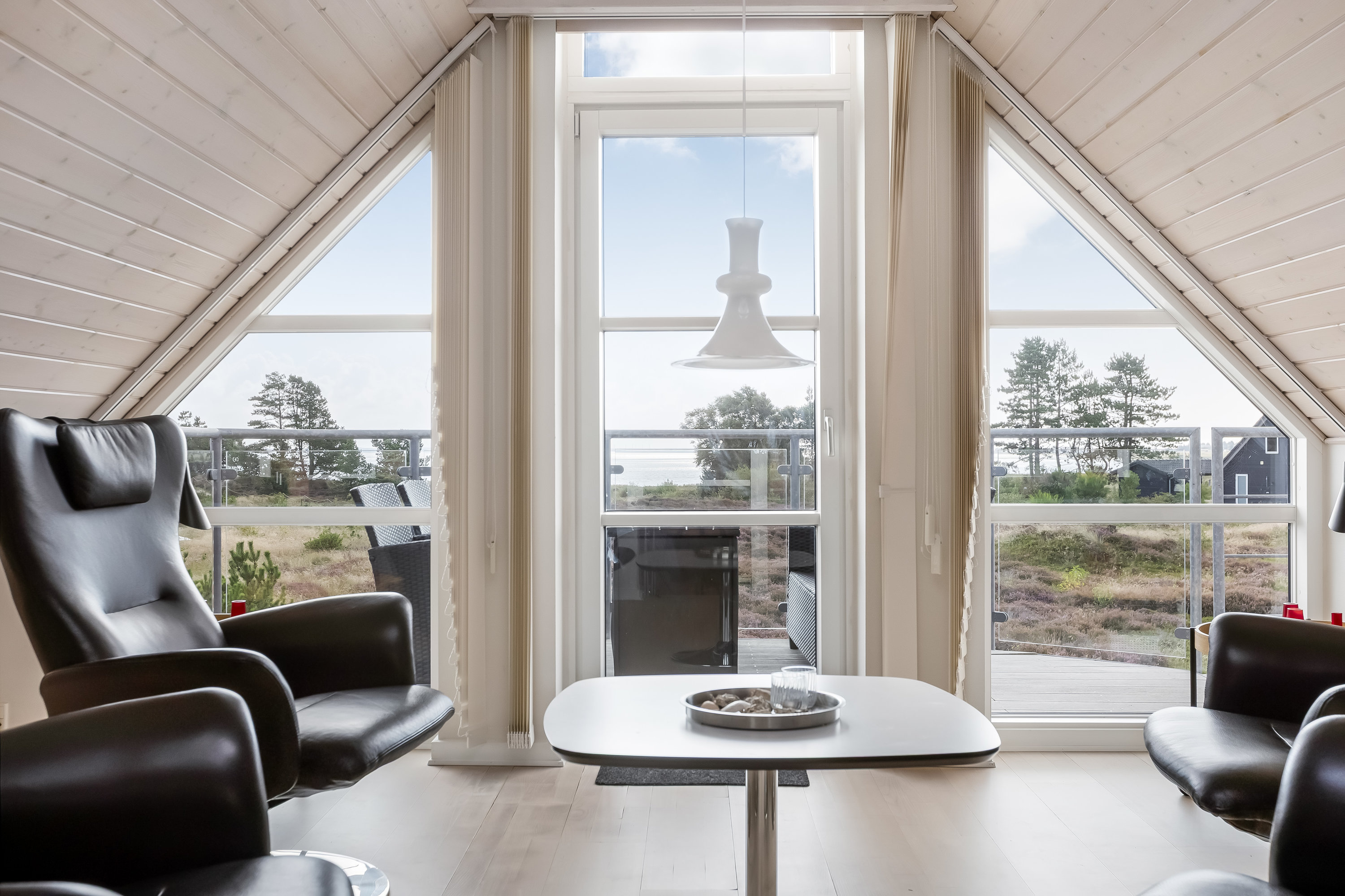 Fremhævet stue billede i fuldskærmstilstand. Billede af J Tagholmsvej 29D, Kromose, 6792 Rømø