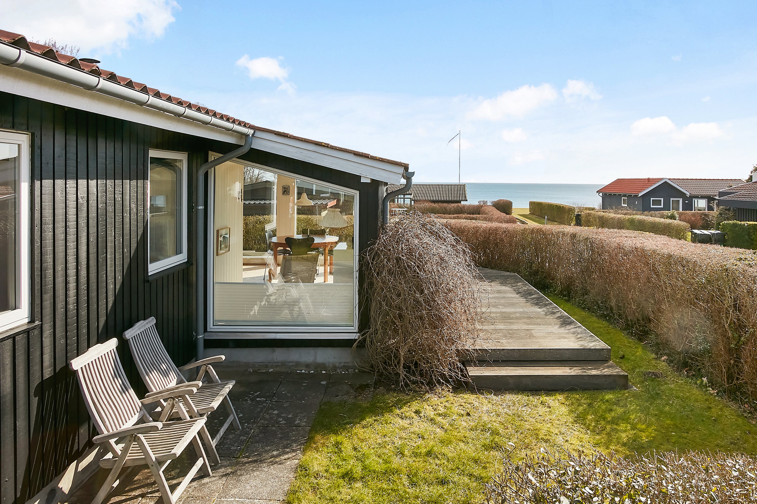 Fremhævet ejendommen billede i fuldskærmstilstand. Billede af Nørgårds Strand 35, Sønderby, 7130 Juelsminde