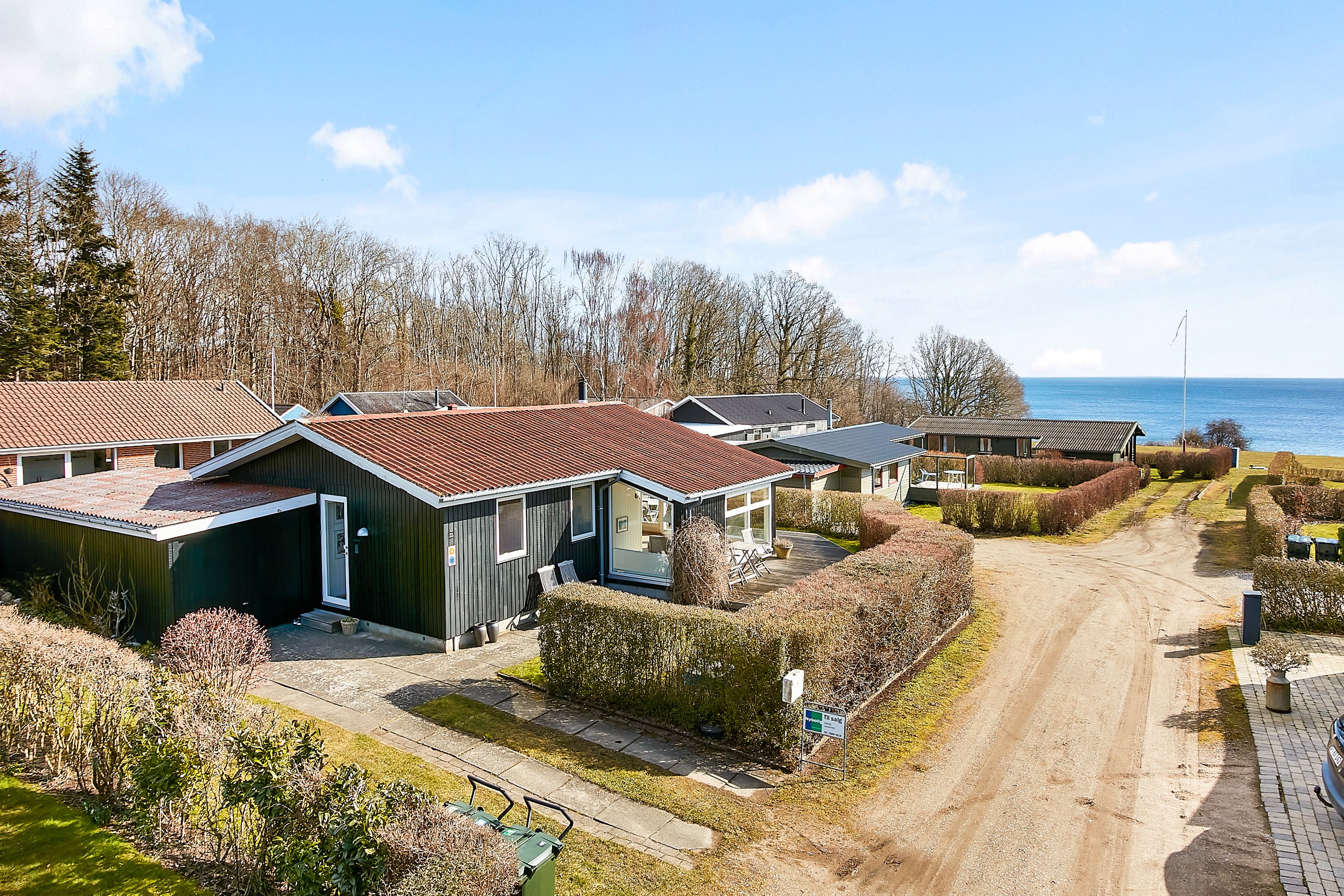 Fremhævet ejendommen billede i fuldskærmstilstand. Billede af Nørgårds Strand 35, Sønderby, 7130 Juelsminde