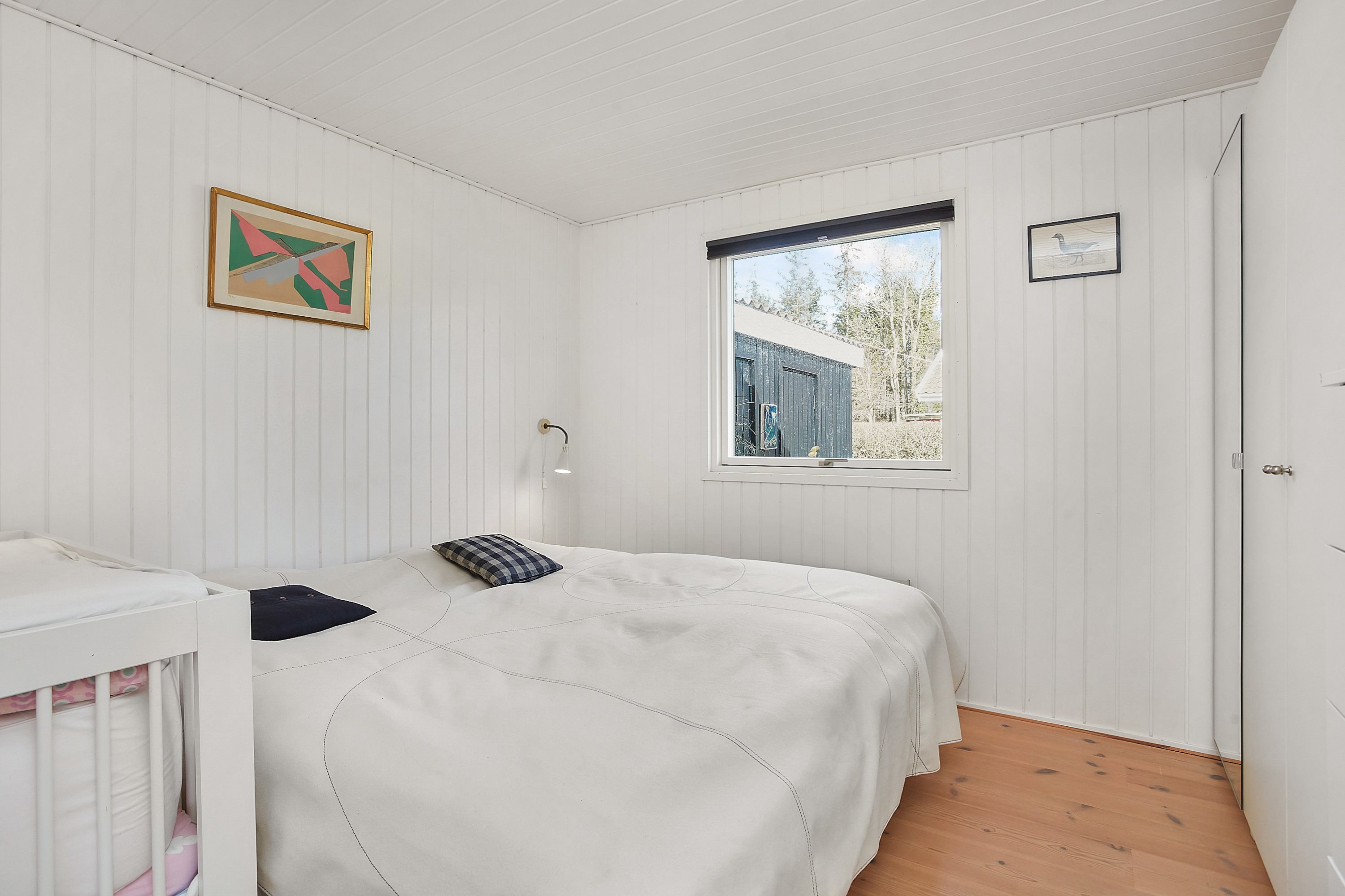 Fremhævet soveværelse billede i fuldskærmstilstand. Billede af Nørgårds Strand 35, Sønderby, 7130 Juelsminde