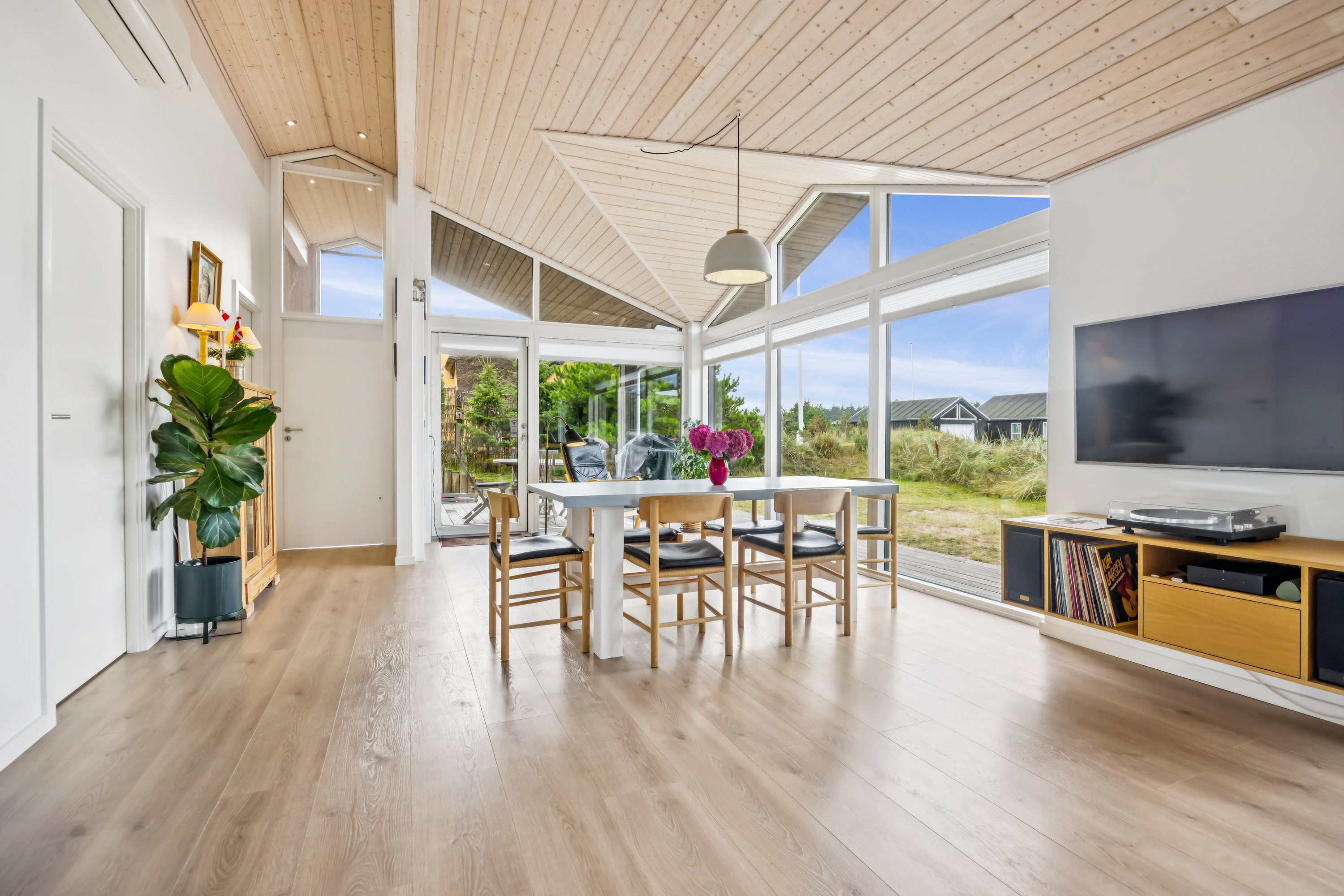 Fremhævet stue billede i fuldskærmstilstand. Billede af Ribergaardsvej 7, 9492 Blokhus