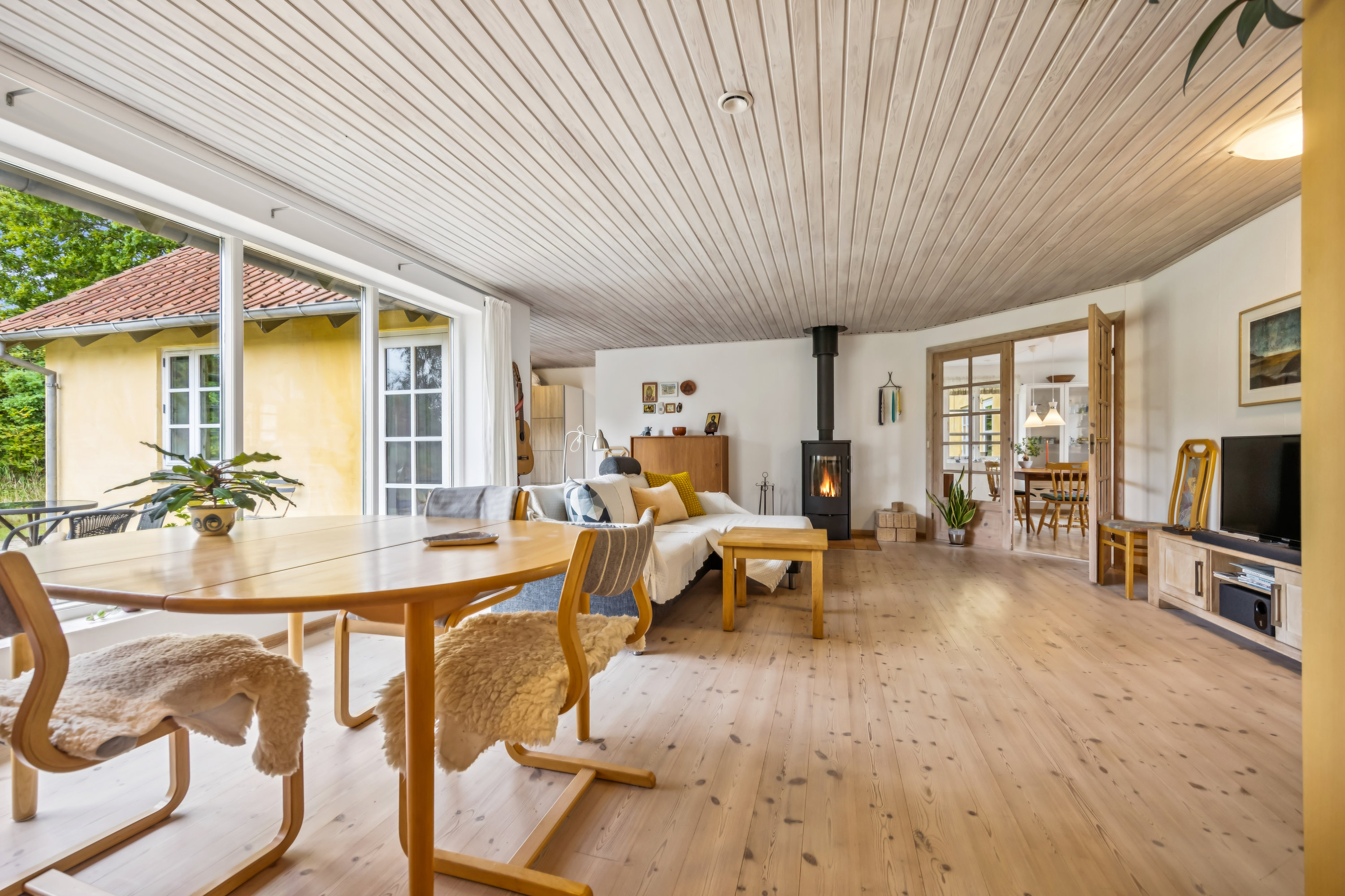 Fremhævet stue billede i fuldskærmstilstand. Billede af Ejstrupvej 11, Tranum, 9460 Brovst