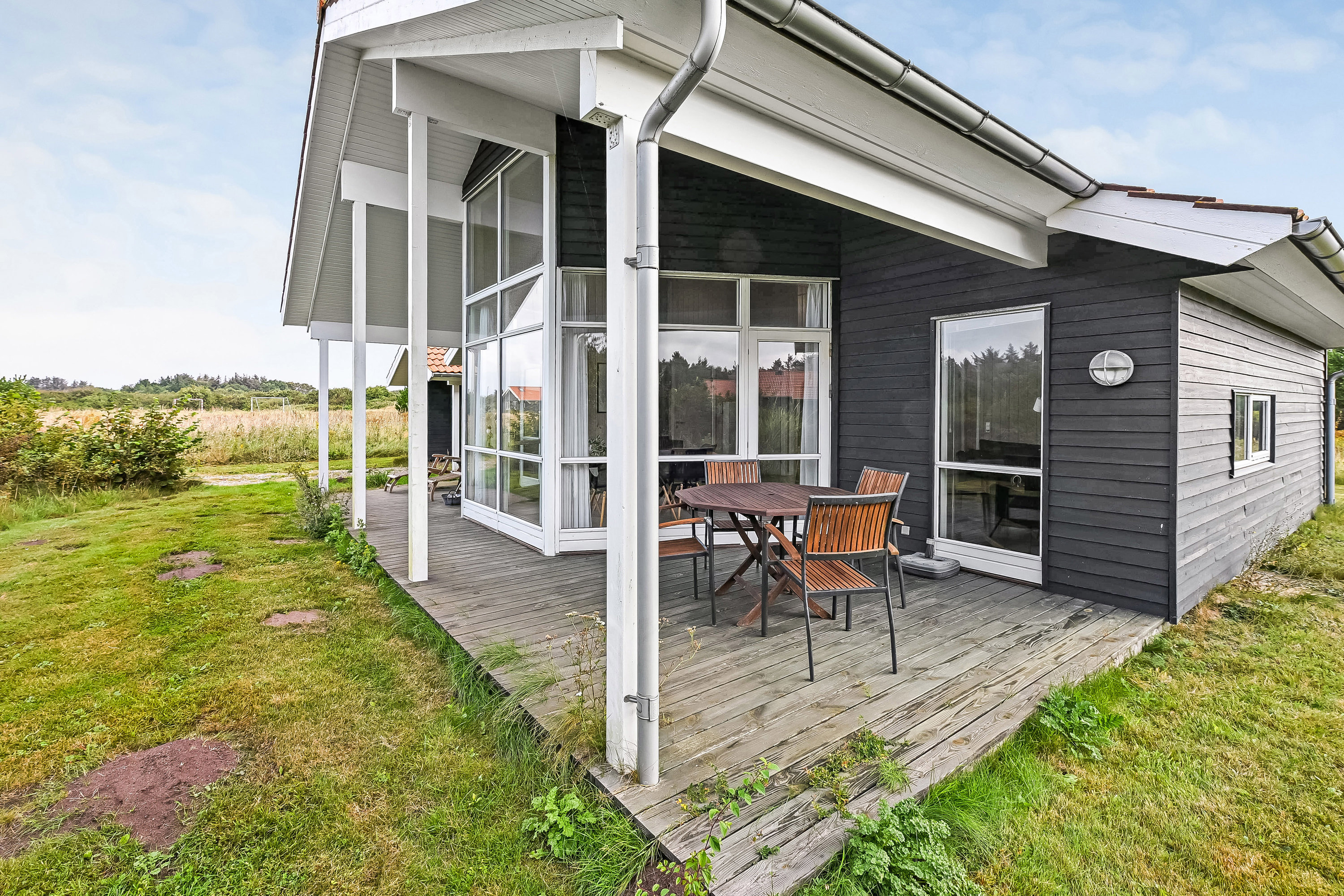 Fremhævet terrasse billede i fuldskærmstilstand. Billede af Fjand Strand 29, 6990 Ulfborg