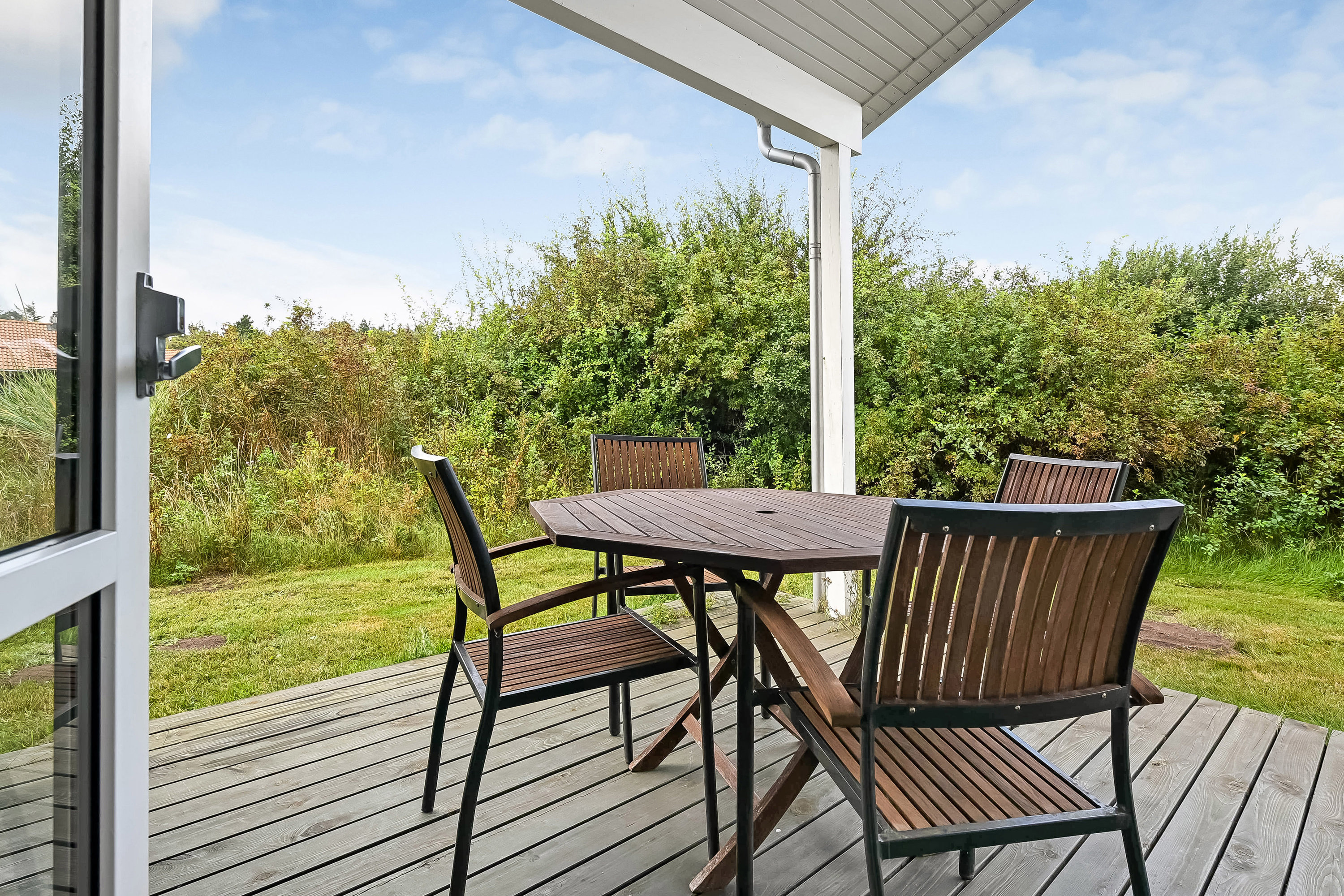 Fremhævet terrasse billede i fuldskærmstilstand. Billede af Fjand Strand 29, 6990 Ulfborg