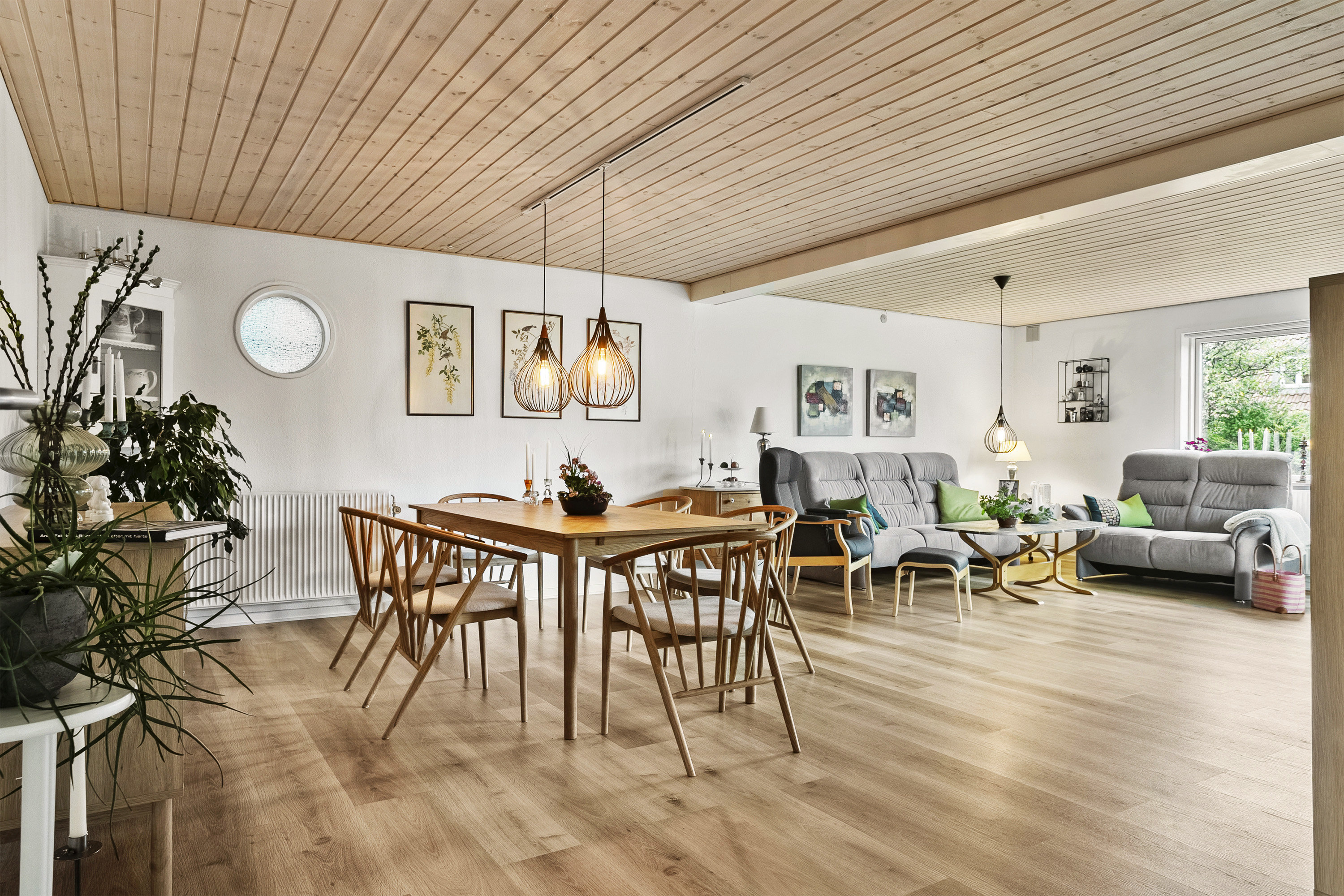 Fremhævet stue billede i fuldskærmstilstand. Billede af Kornmarken 13, Foldingbro, 6650 Brørup