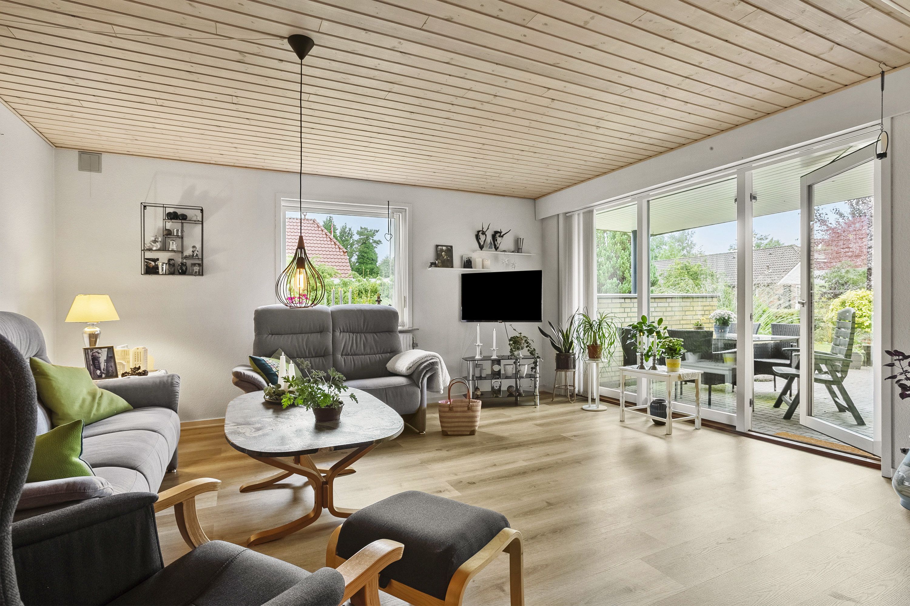 Fremhævet stue billede i fuldskærmstilstand. Billede af Kornmarken 13, Foldingbro, 6650 Brørup